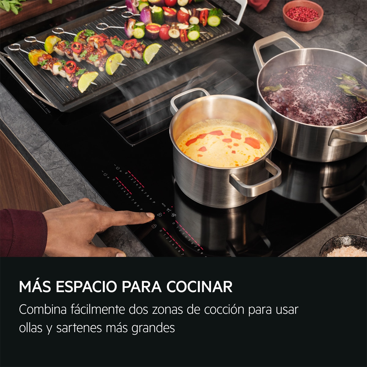 Placa inducción con campana integrada AEG con 4 zonas de cocción - TH84CB03FB Negro-2