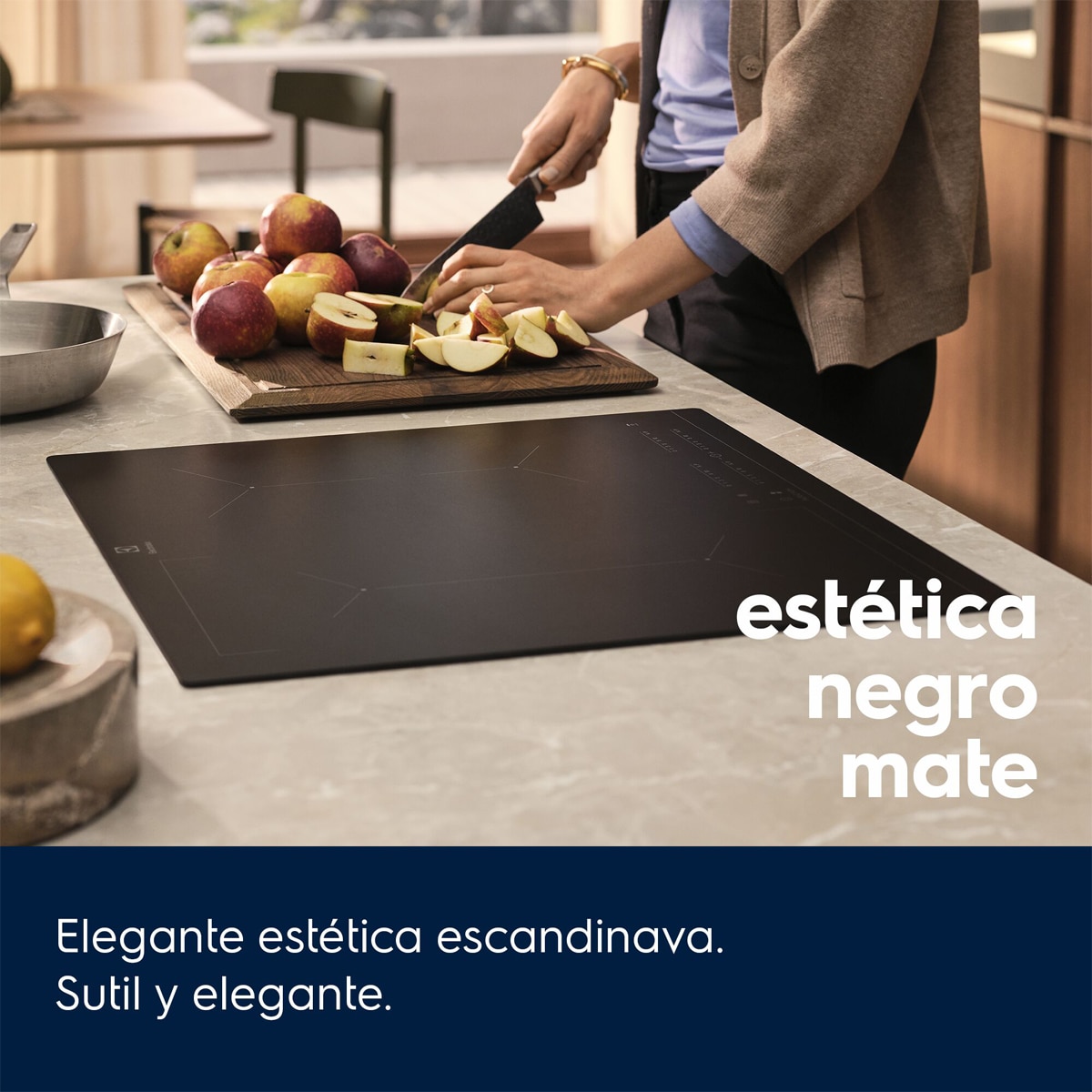 Placa de inducción Electrolux con 3 zonas de cocción - EIT61336CT Negro mate-2