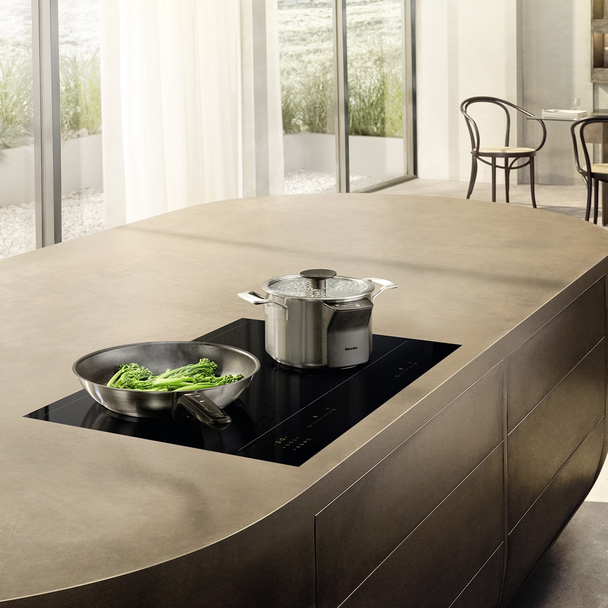 Imagen 2 de Placa de inducción Miele con 6 zonas de cocción - KM 8585 2 FL - Negro Negro