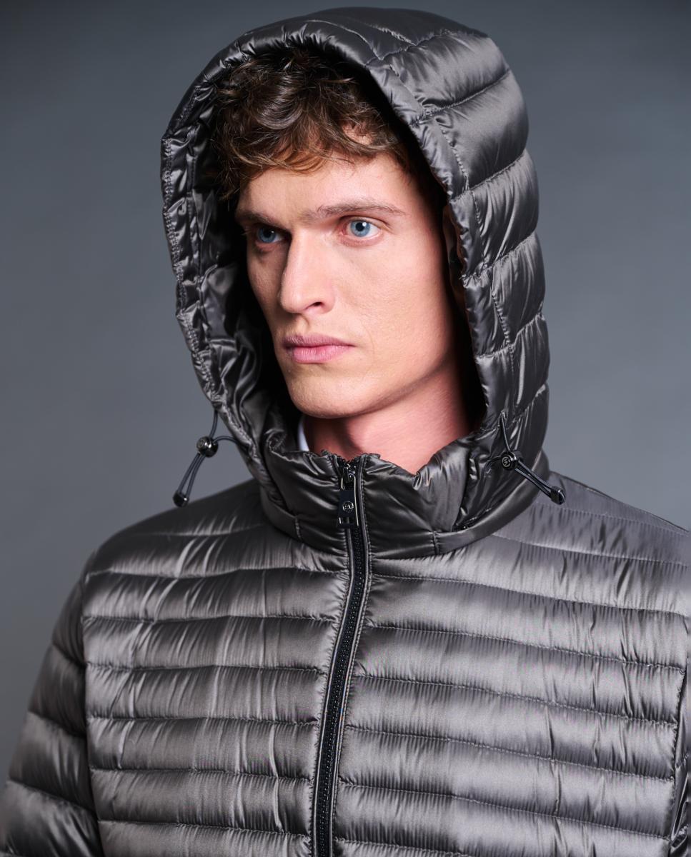 Imagen 4 de Plumífero icónico, realizado en tejido técnico al puro estilo street style. - Henry Arroway - Verde Verde