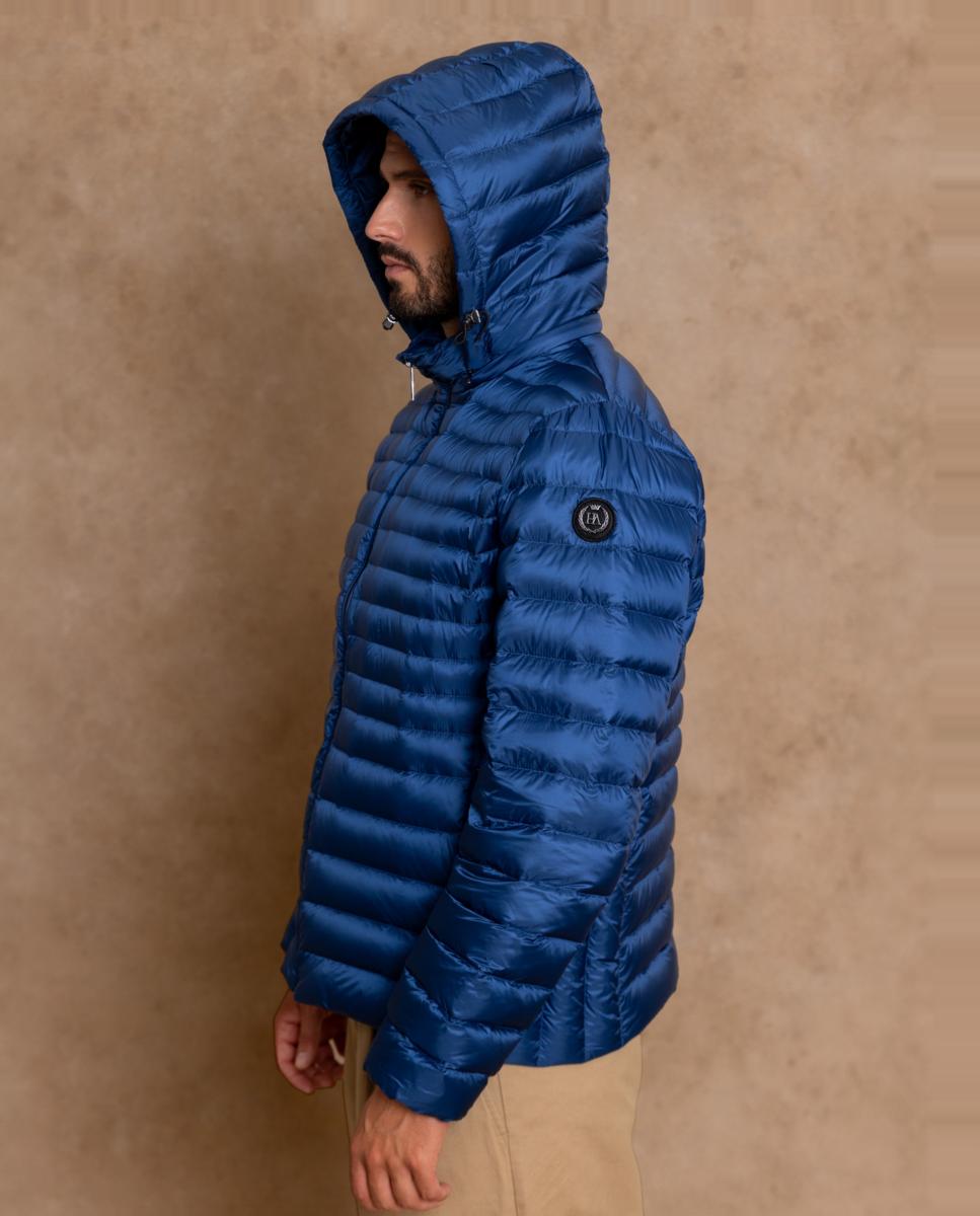 Imagen 2 de Plumífero icónico, realizado en tejido técnico al puro estilo street style. - Henry Arroway - Azul marino Azul marino