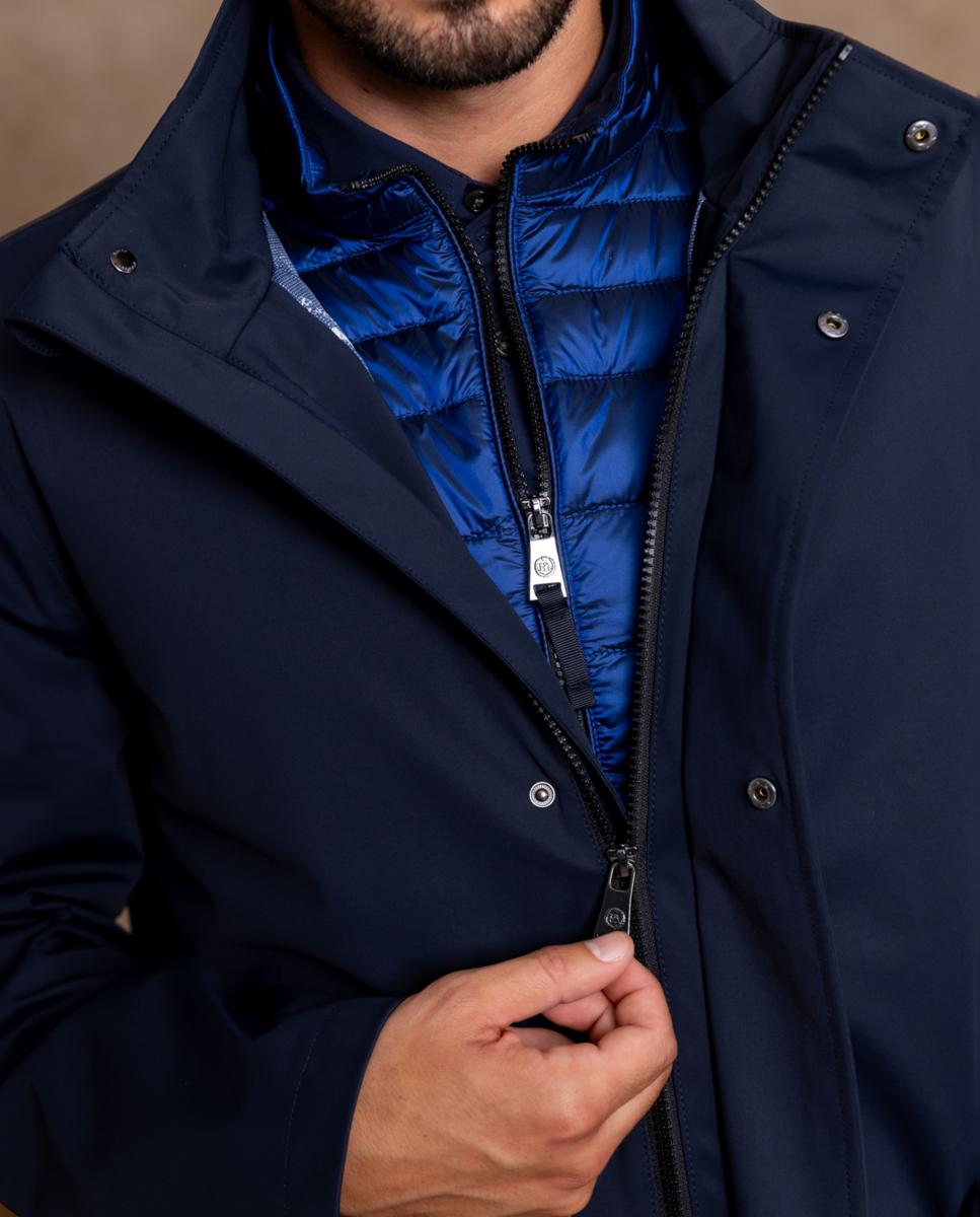 Imagen 4 de Parka impermeable de hombre de diseño minimalista y líneas contemporáneas. - Henry Arroway - Azul marino Azul marino