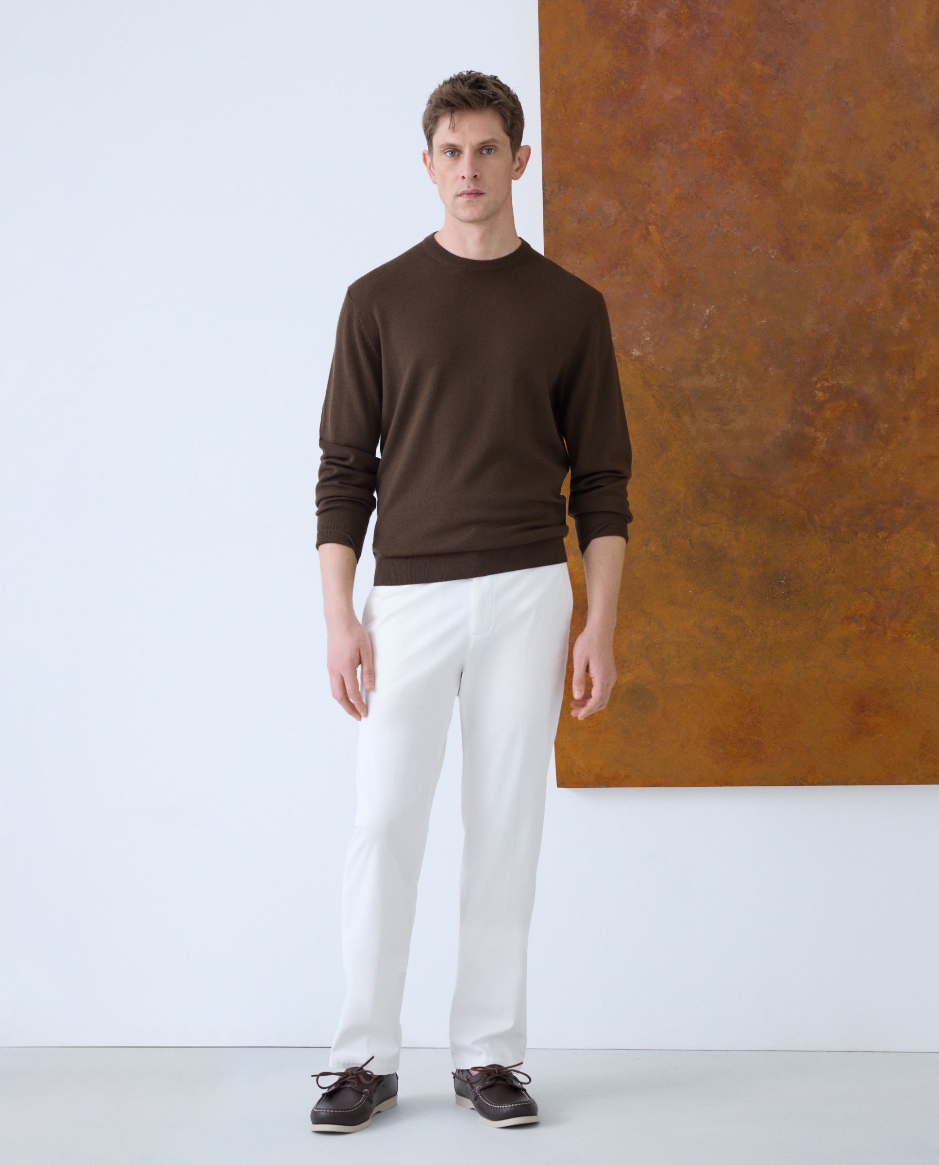 Camisola de Malha Lisa 100% Lã Merino com Decote Redondo Castanho-escuro-2