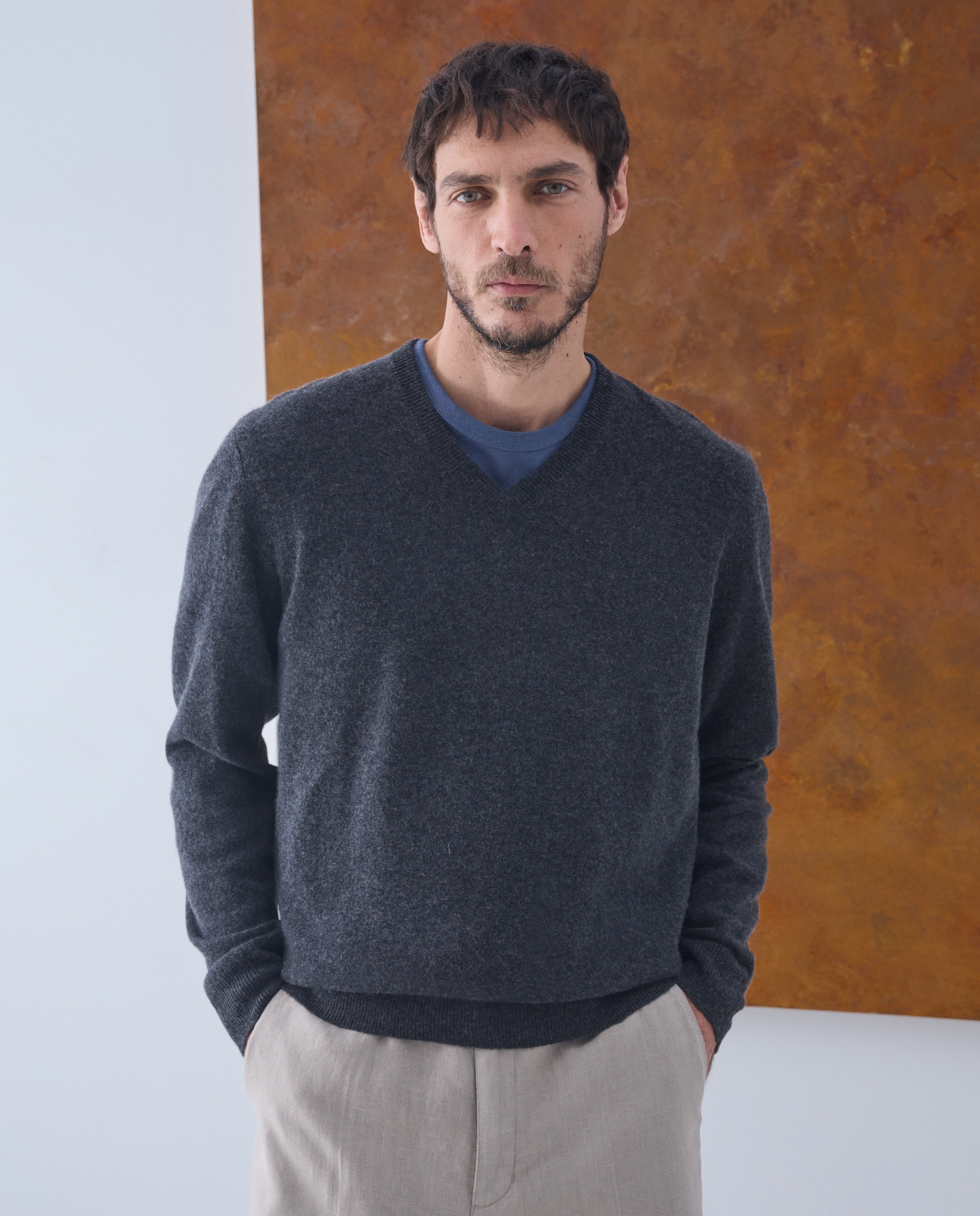 Jersey cuello pico 100% cashmere de hombre - Emidio Tucci - Gris oscuro Gris oscuro-1
