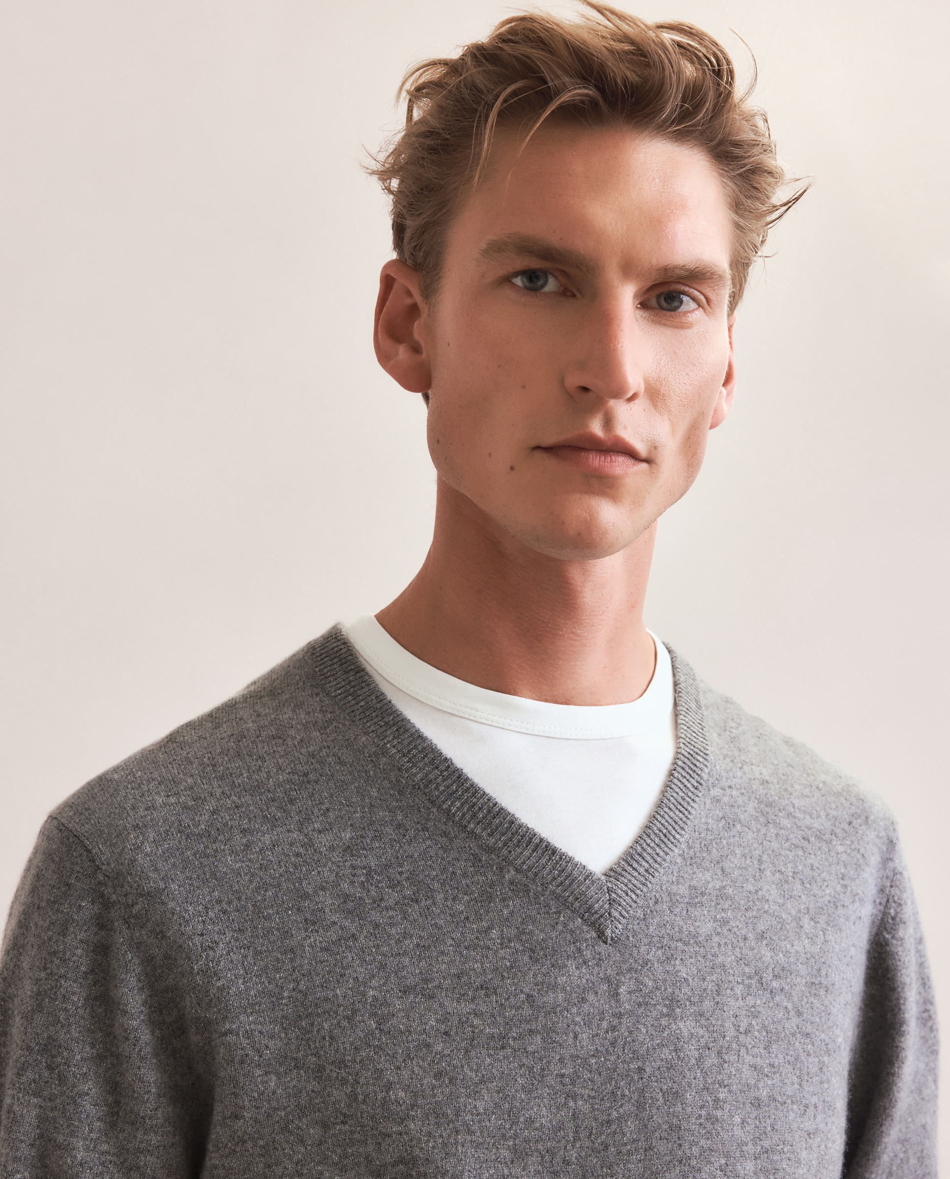 Jersey de hombre de cuello pico liso cashmere - Emidio Tucci - Gris Gris-3