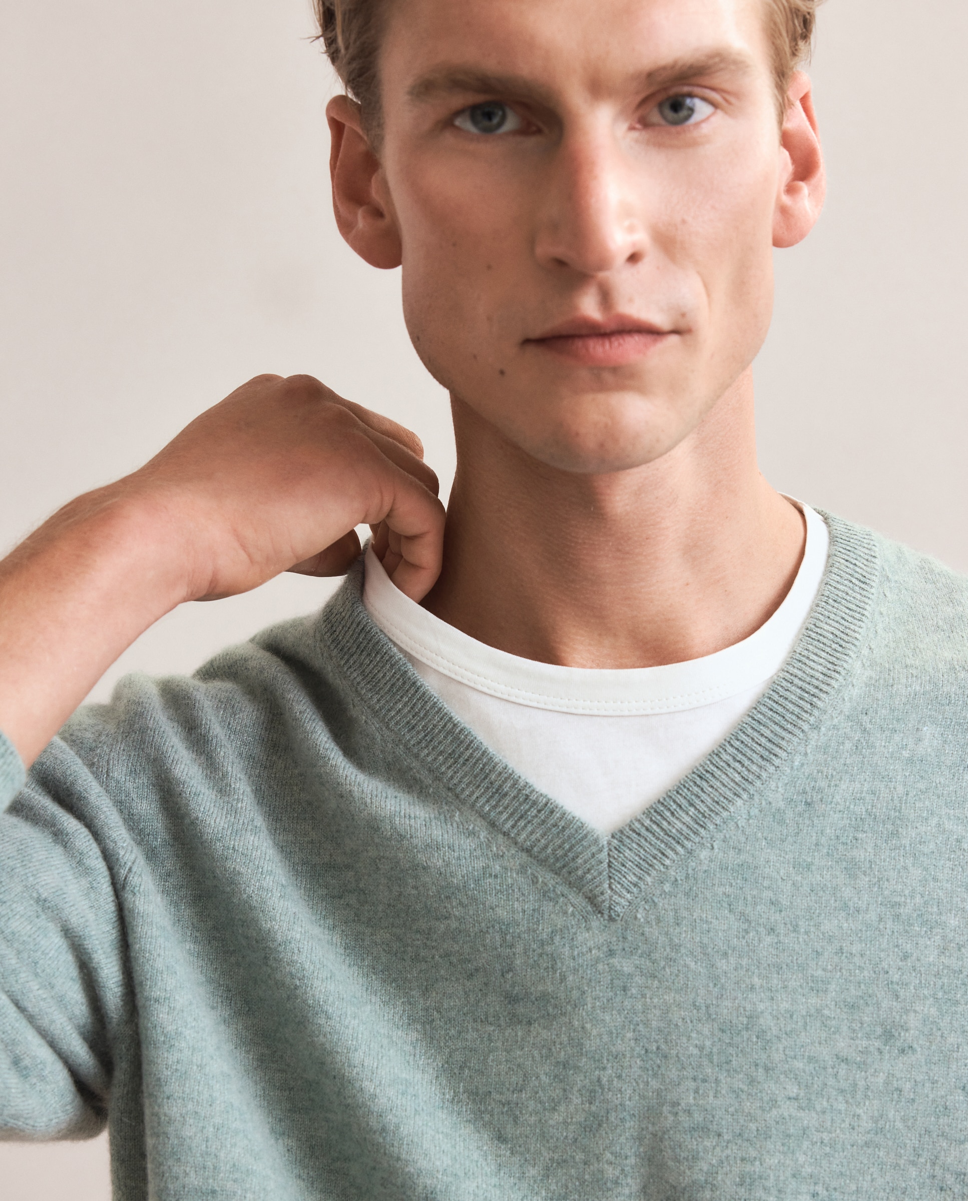 Camisola de Malha com Decote em Bico Liso de Caxemira Verde Água-3