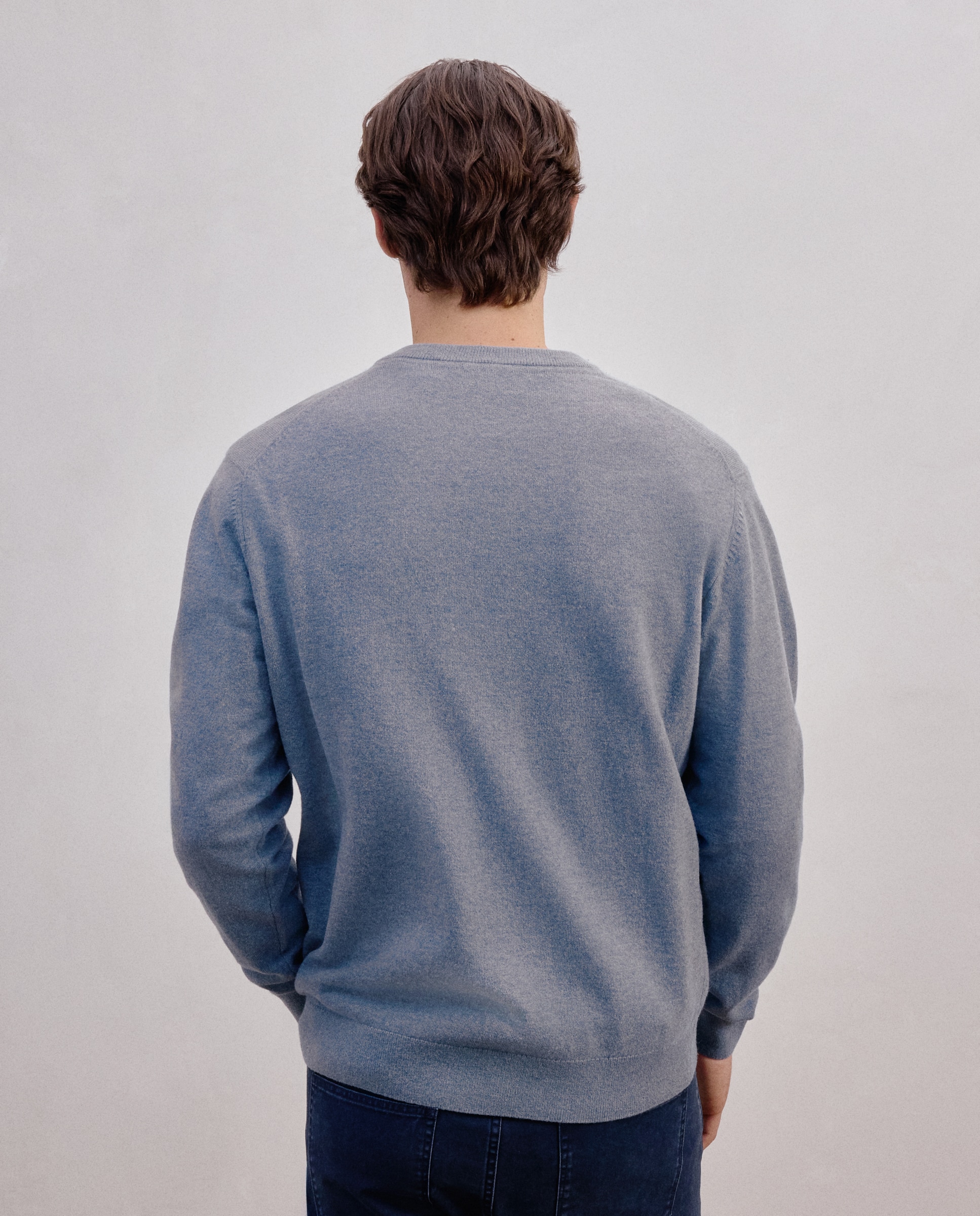 Camisola com Gola em Bico Azul-claro-3