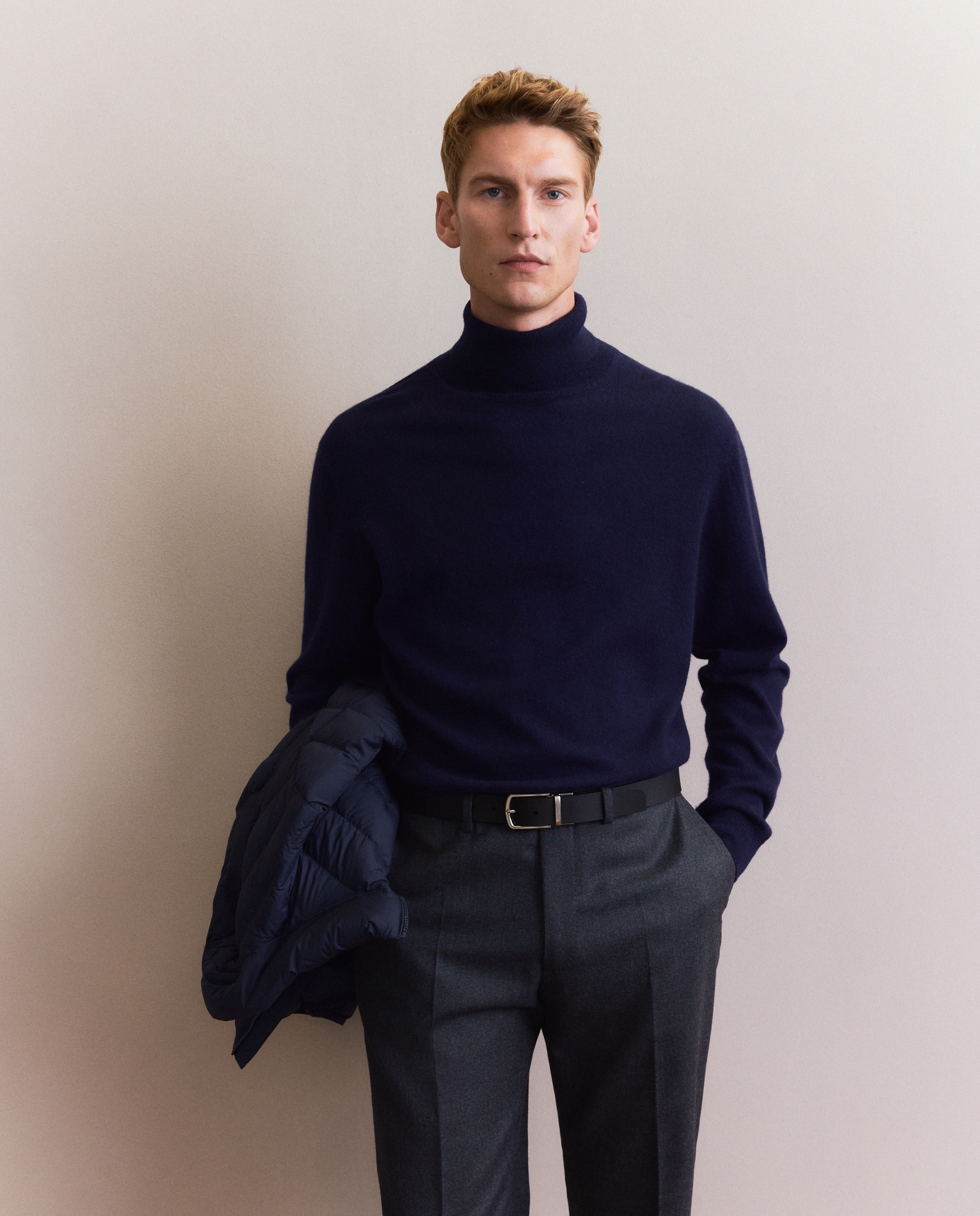 Imagem 0 de Camisola de Malha com Gola Cisne Lisa de Caxemira