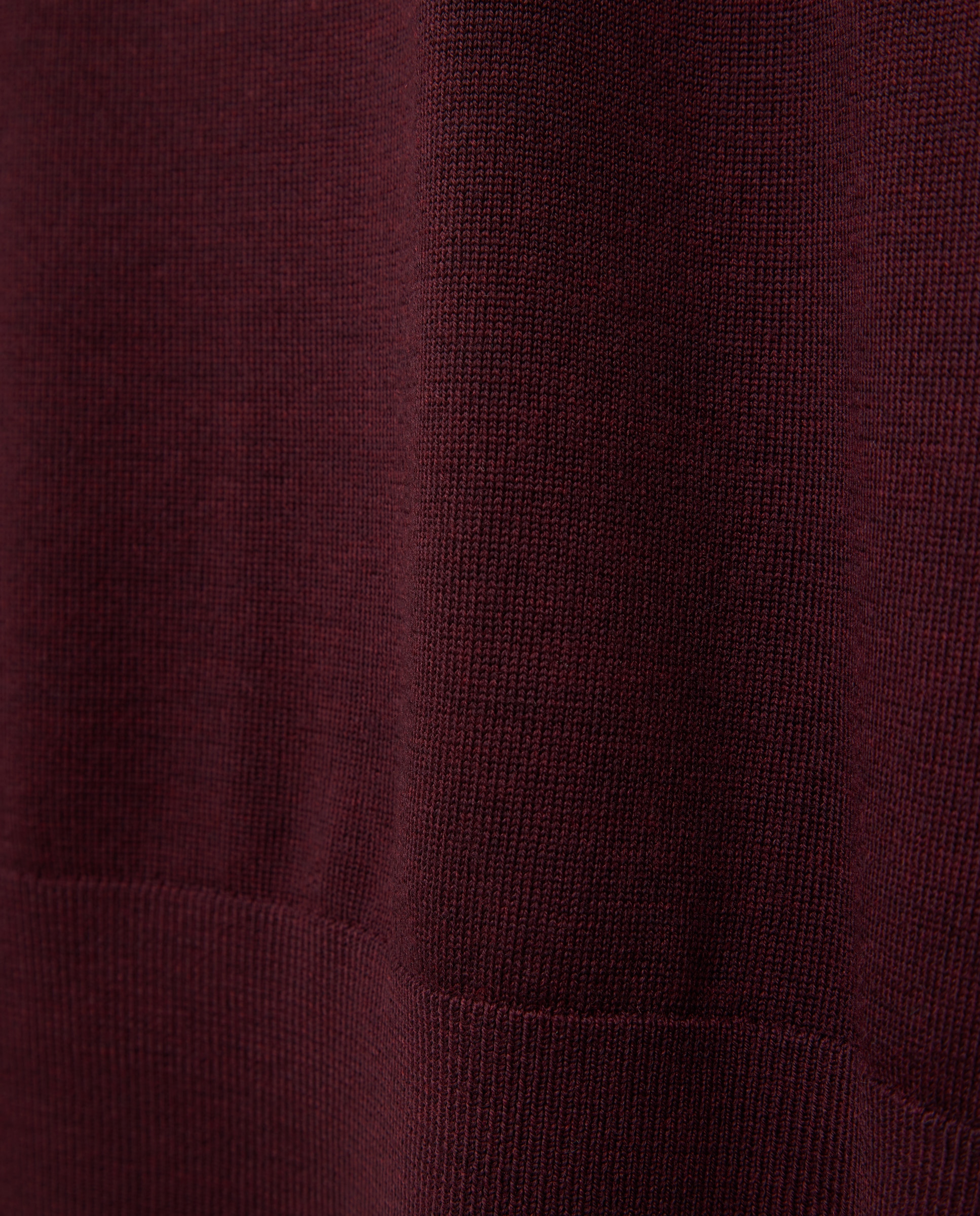 Camisola de Malha Lisa 100% Lã Merino com Gola Cisne Bordeaux-2
