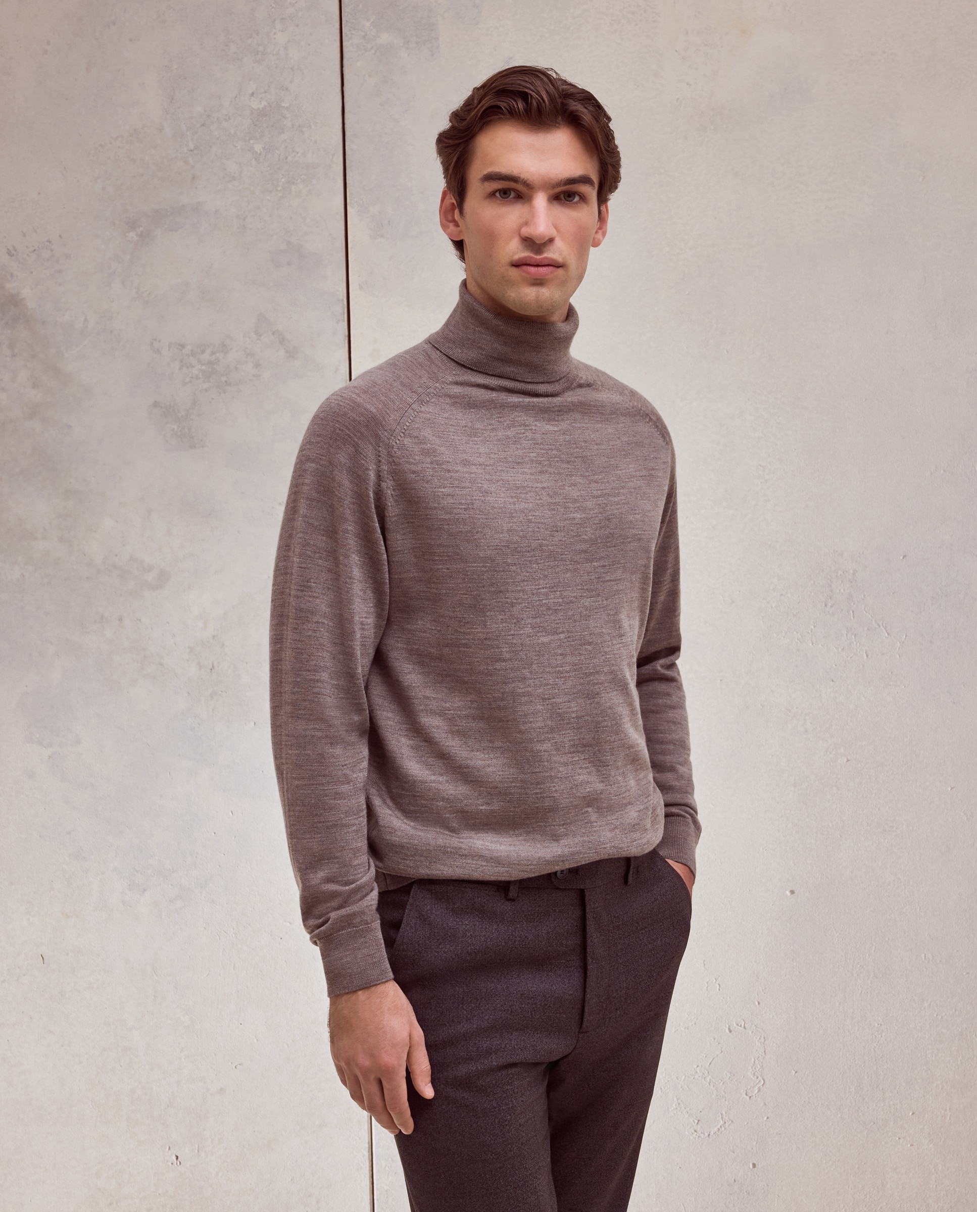 Imagen 0 de Jersey cuello vuelto liso 100% merino extrafine de hombre Marrón claro