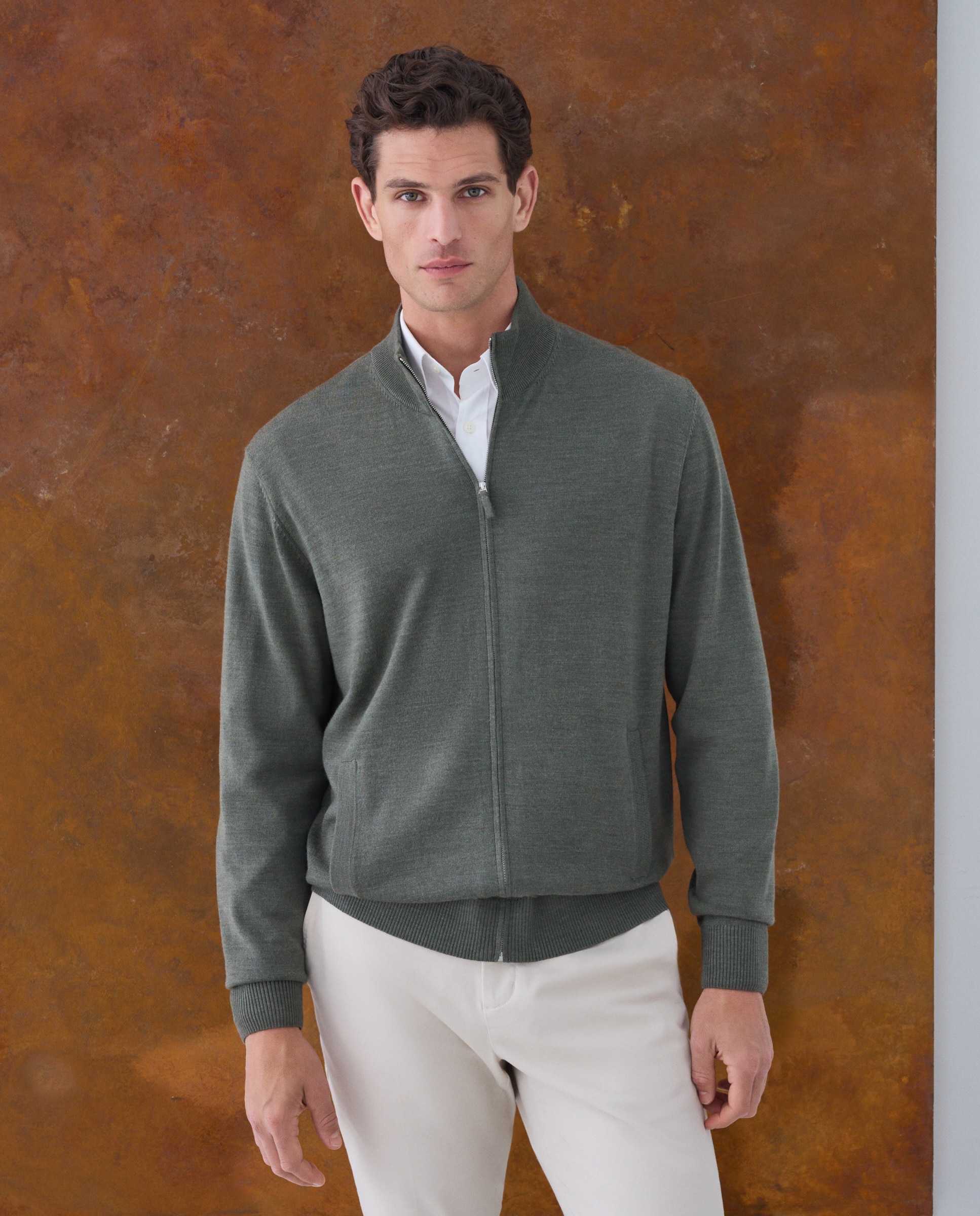 Imagem 0 de Cardigan Liso 100% Lã Merino com Botões
