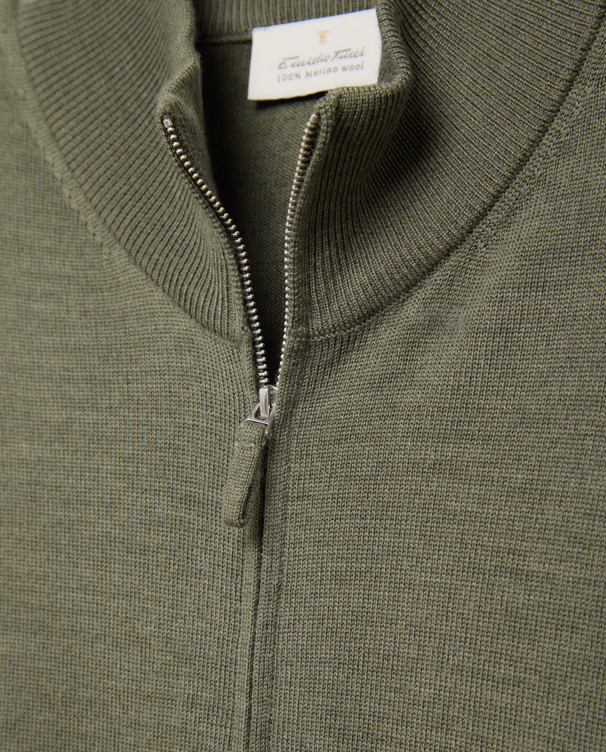 Cardigan Liso 100% Lã Merino com Botões Caqui-5