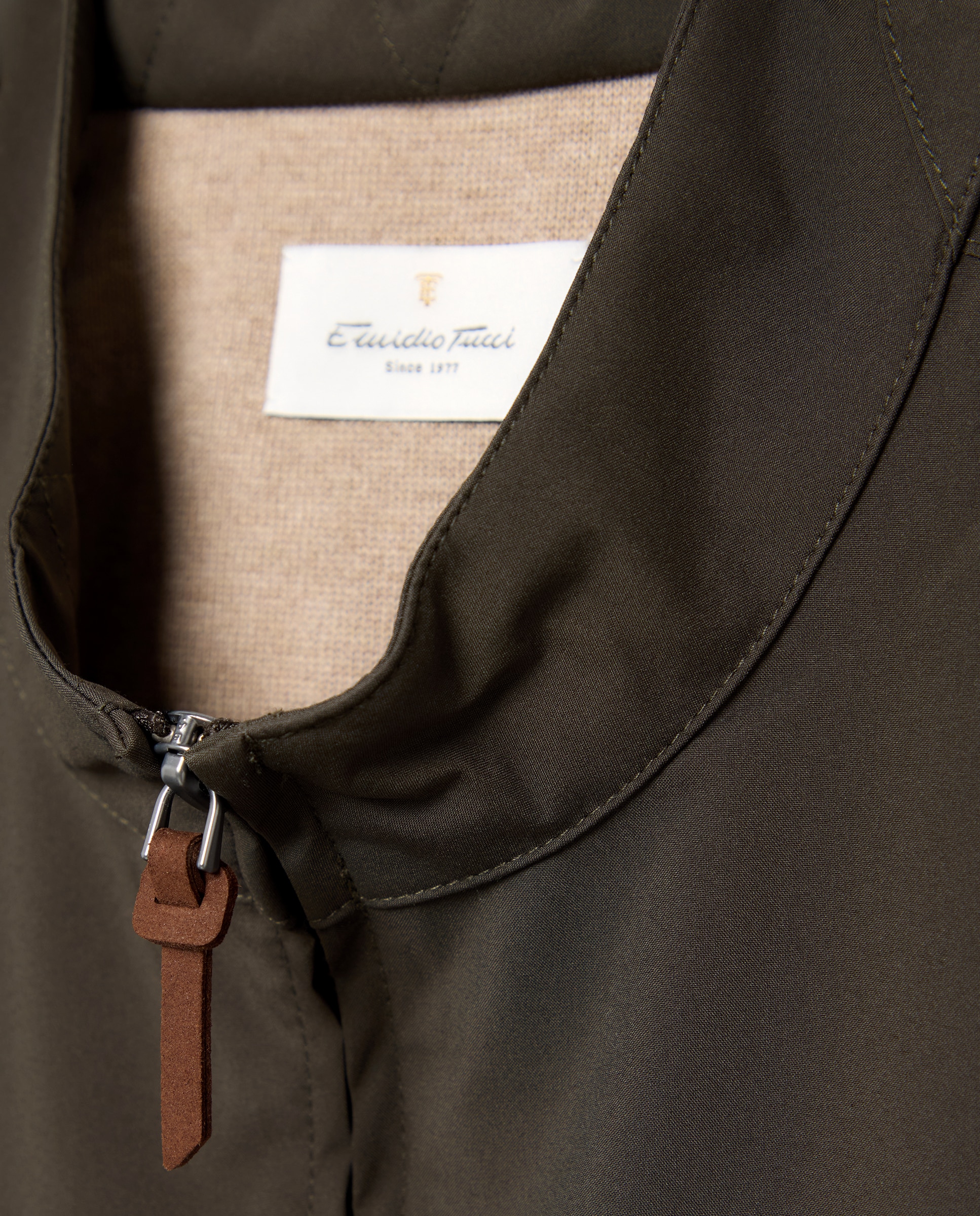 Cardigan com Fecho de Correr à Frente e em Nylon Caqui-6