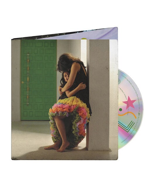 Familia (Edición Deluxe) (CD) 2