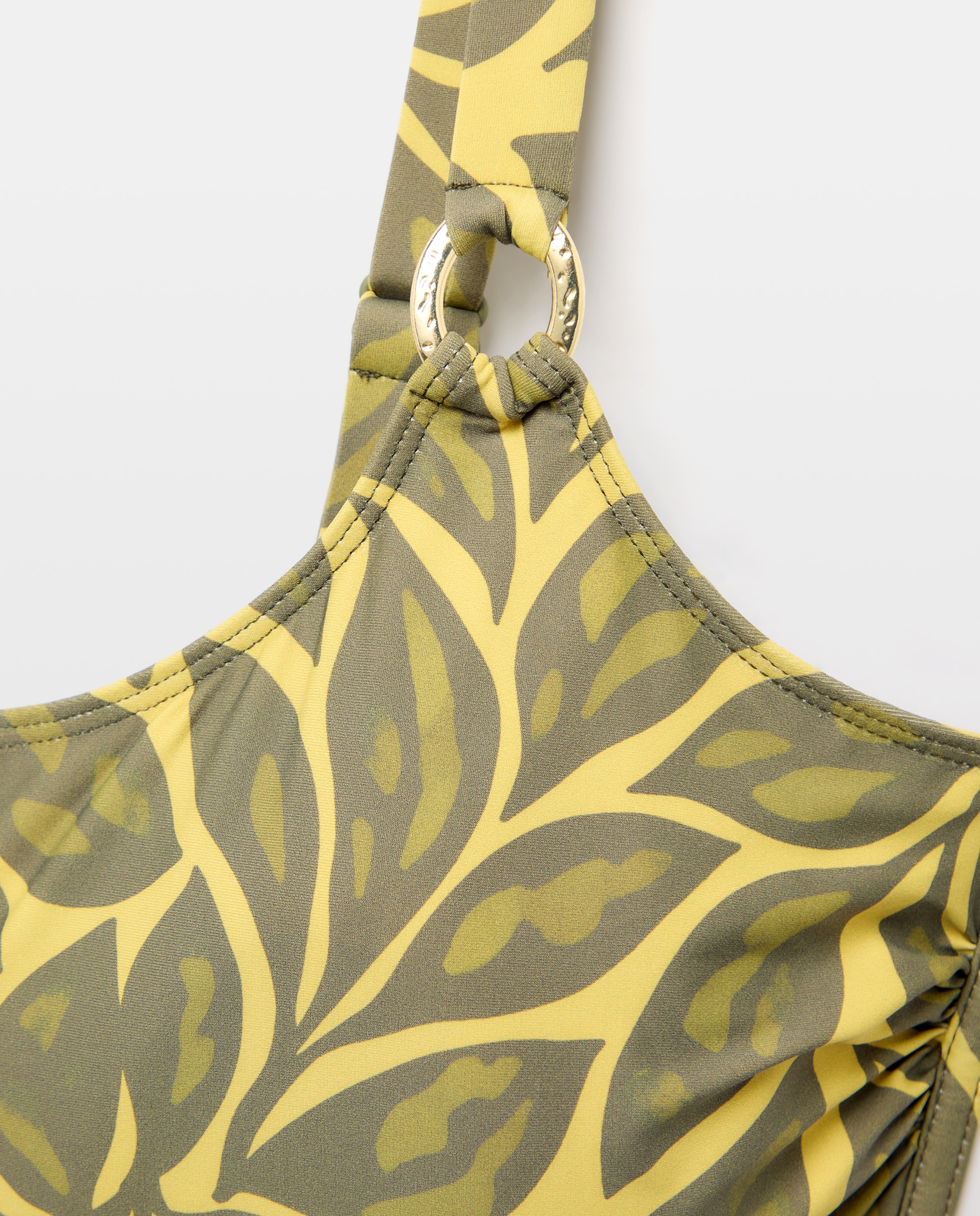 Fato de Banho com Estampado Floral e Detalhe de Argolas Verde-6