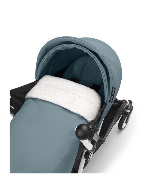 Carrinho de passeio Stokke® YOYO³ com chassis branco e pack recém-nascido 0+ Aqua 2