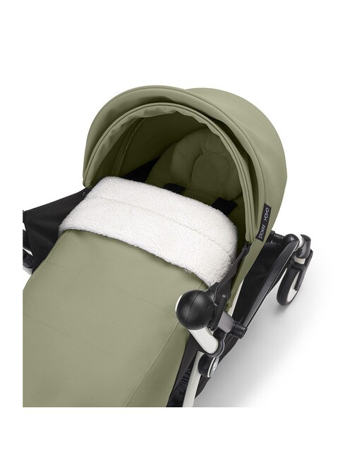 Carrinho de bebé Stokke® YOYO³ com chassis branco e pack recém-nascido 0+ verde oliva 2