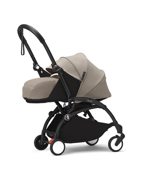 Carro de bebé Stokke® YOYO³ con Chasis Negro y Pack recién nacido 0+ Gris Pardo 1
