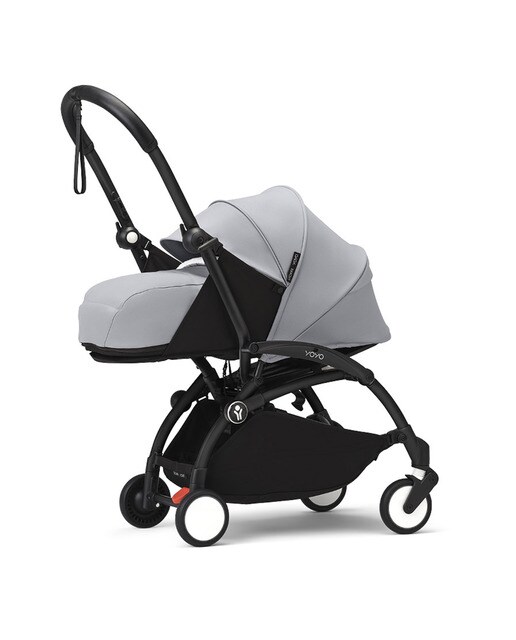 Imagem 0 de Carrinho de passeio Stokke® YOYO³ com chassis preto e pack recém-nascido 0+ Pedra