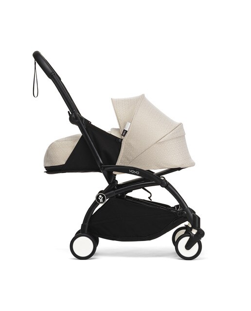 Carrinho de passeio Stokke® YOYO³ com chassis preto e pack recém-nascidos 0+ Bonpoint Bege 2
