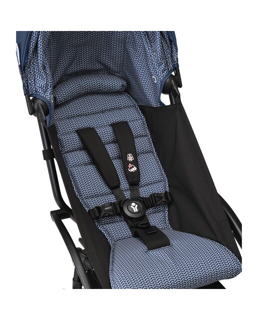 Carrinho de passeio Stokke® YOYO³ com chassis preto e pack de 6+ cores Air France Blue 4