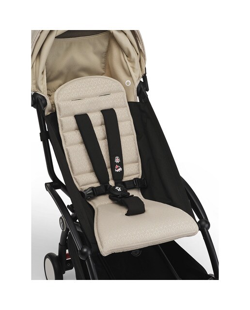 Carrinho de passeio Stokke® YOYO³ com chassis preto e pack de 6+ cores Bonpoint Beige 5