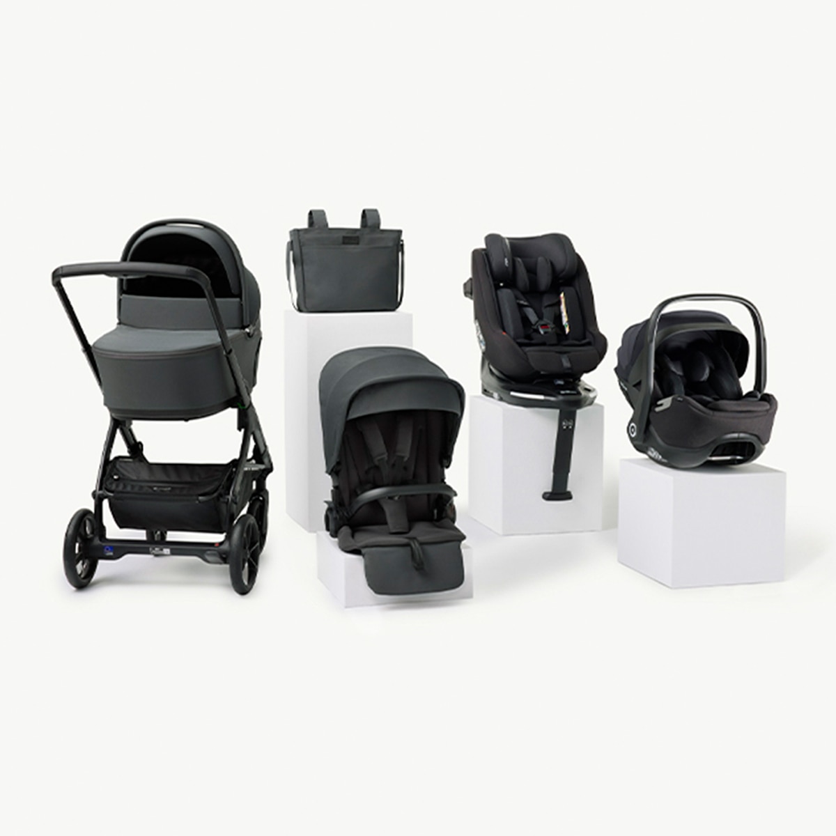 Jané - Pack Jané carrito Keep con 2 sillas de coche y accesorios gris y negro.