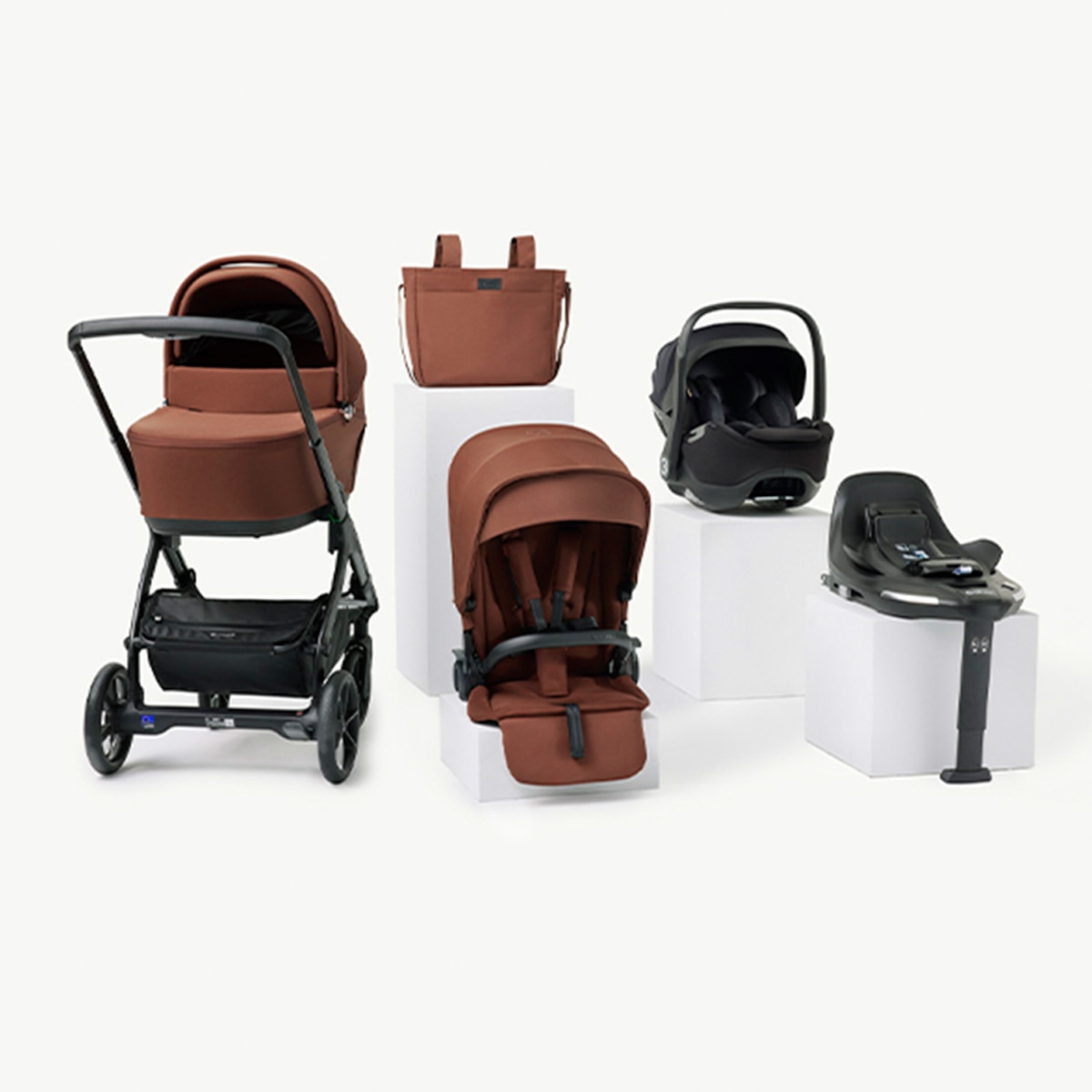 Imagem 0 de Conjunto Jané Keep com cadeira auto e acessórios castanho e preto