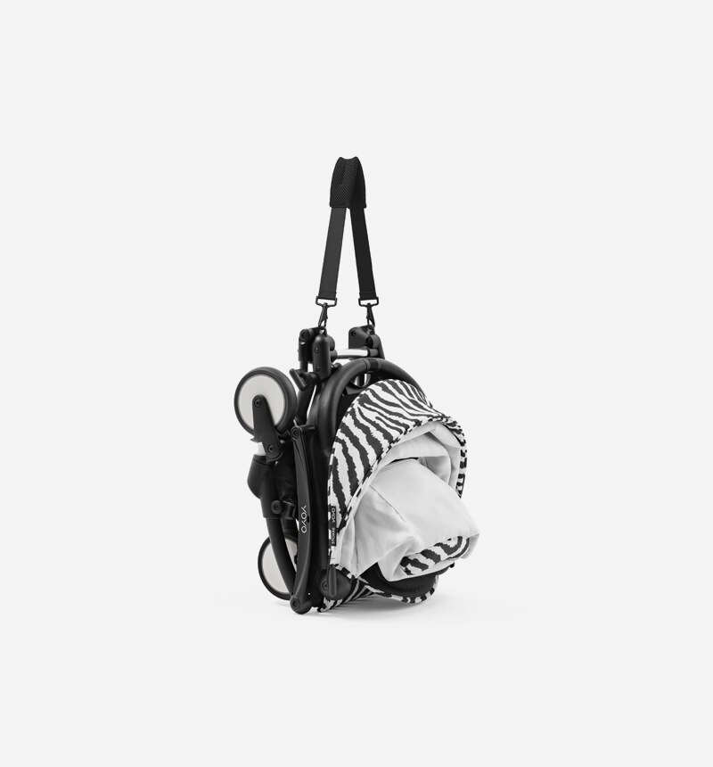 Carrinho de passeio Stokke YOYO Wild Collection Zebra com chassis preto 2