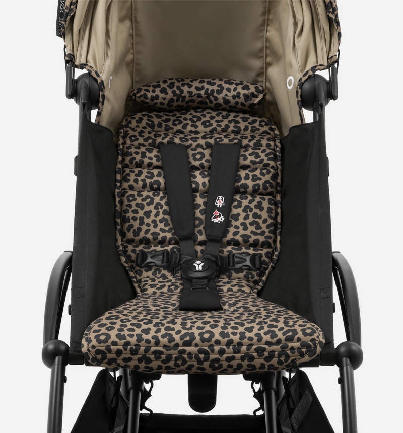 Carrinho de passeio YOYO Wild Collection Leopardo com chassis preto 4