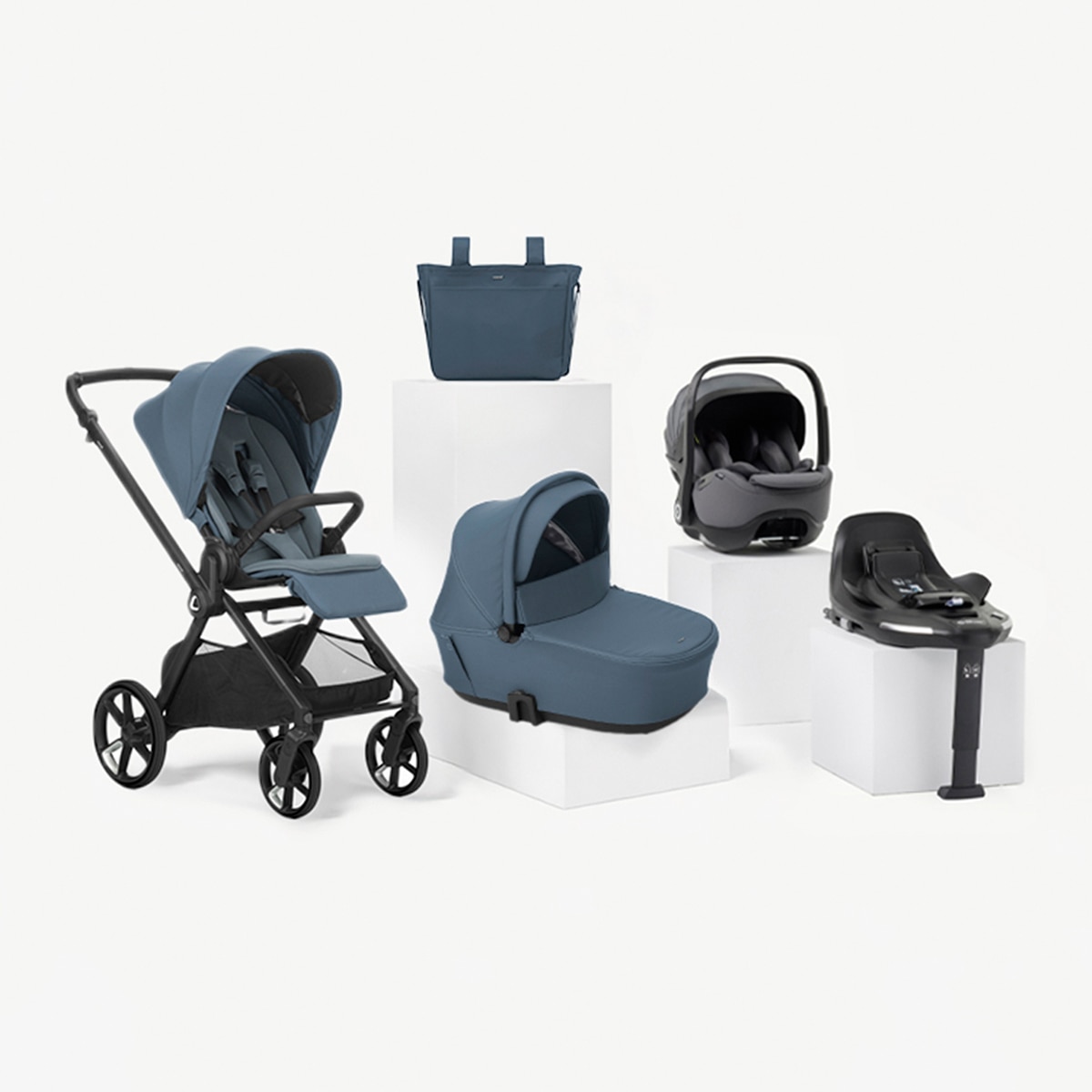 Imagem 0 de Carrinho de Passeio Trio Jané Muum 5 azul + Alcofa Sleep + Cadeira Auto Kombibaby cinzento + Kombibase