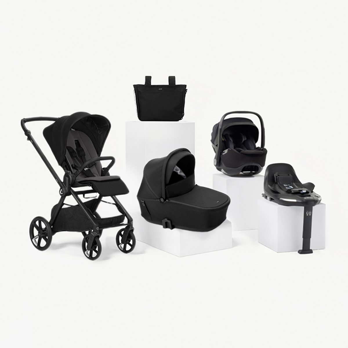Imagem 0 de Carrinho de Passeio Trio Jané Muum 5 preto + Alcofa Sleep + Cadeira Auto Kombibaby preto + Kombibase