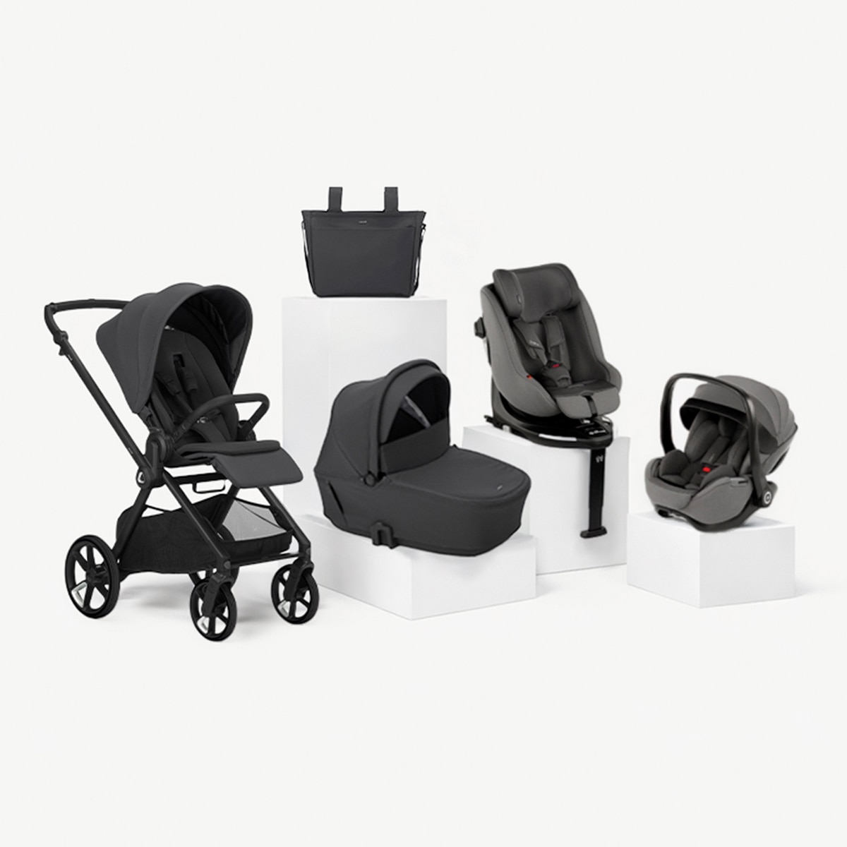 Imagem 0 de Carrinho de Passeio Jané Muum 5 cinzento + Alcofa Sleep + Cadeira Auto Kombibaby cinzento + Kombibase + Kombikid cinzento