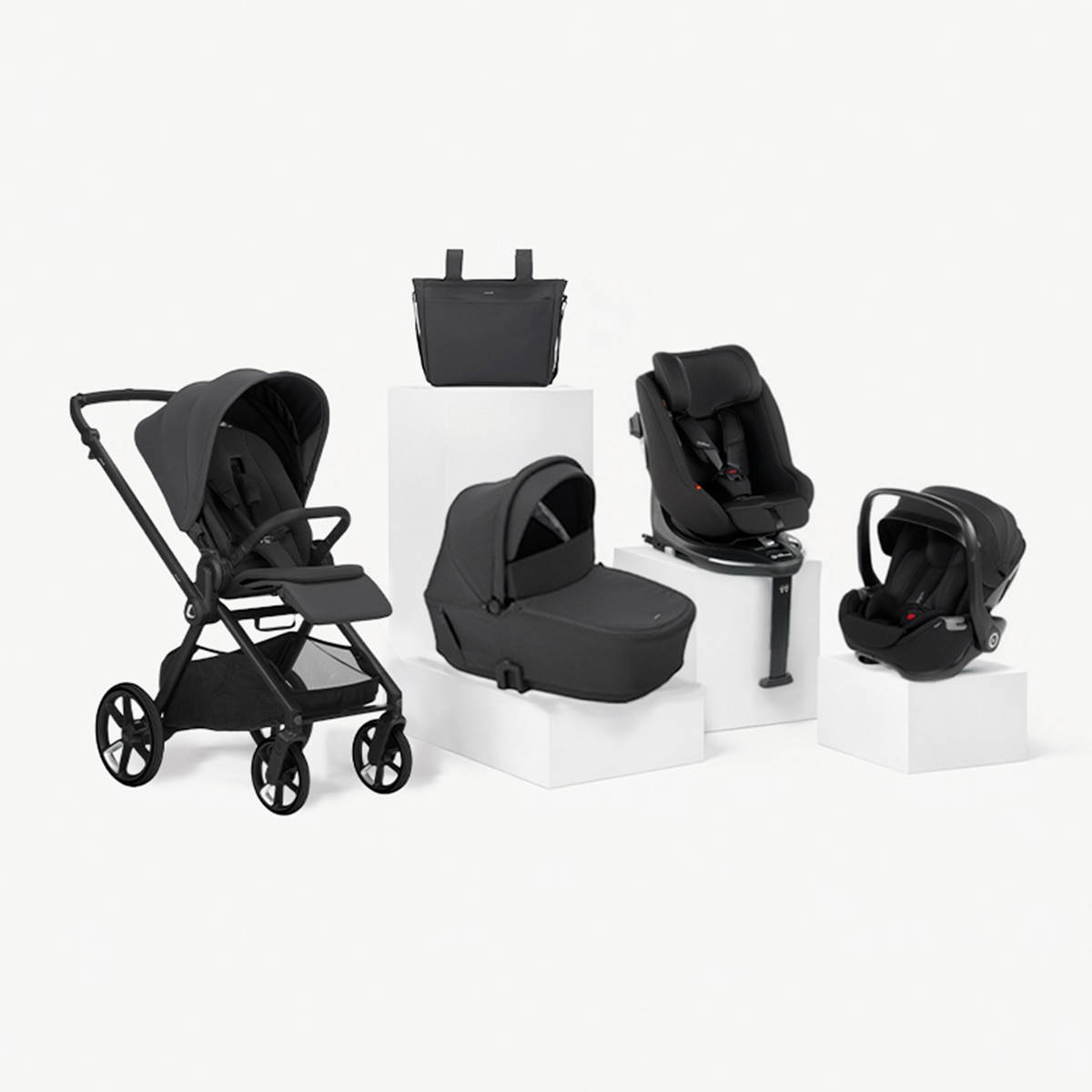 Imagem 0 de Carrinho de Passeio Jané Muum 5 cinzento + Alcofa Sleep + Cadeira Auto Kombibaby preto + Kombibase + Kombikid preto