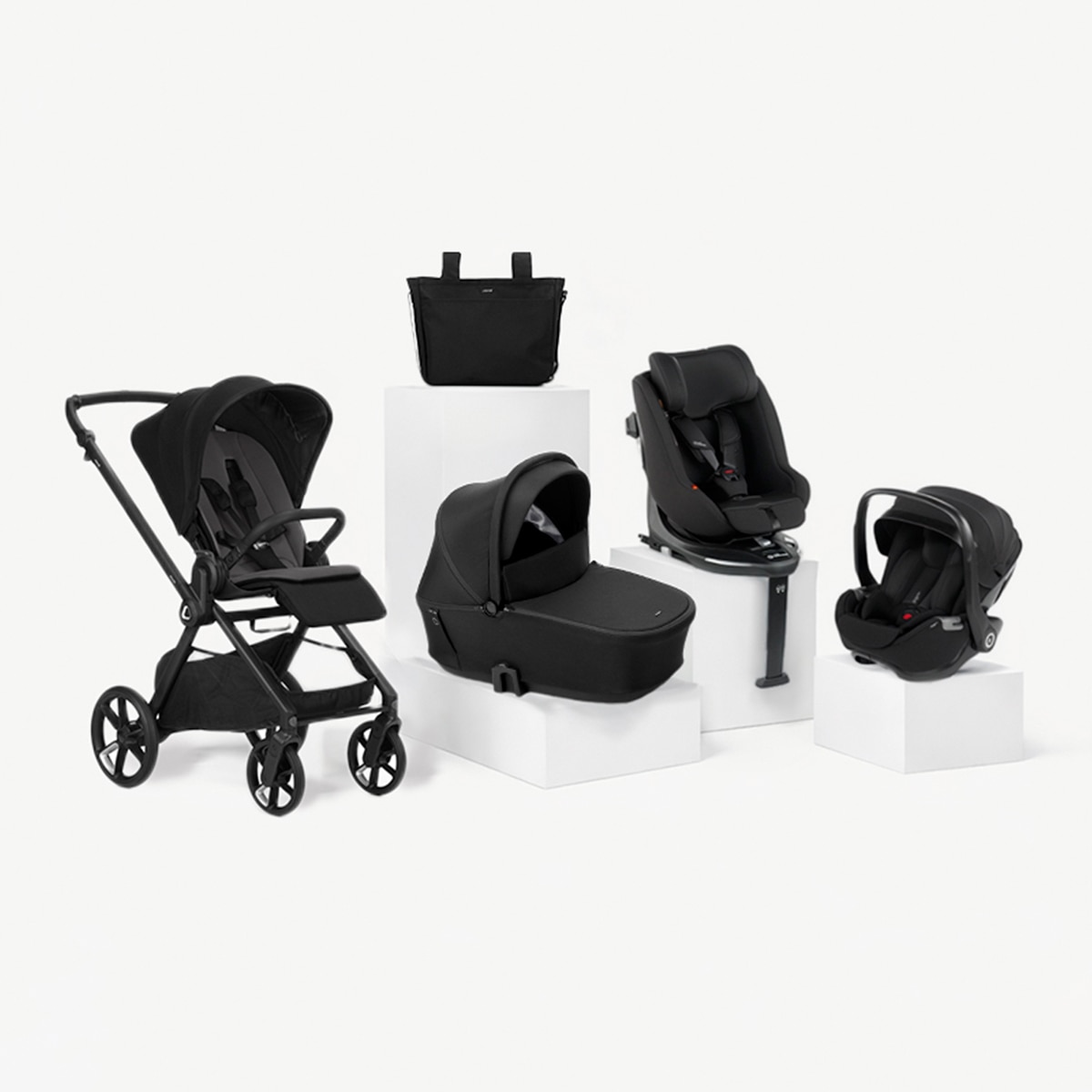 Imagem 0 de Carrinho de Passeio Jané Muum 5 preto + Alcofa Sleep + Cadeira Auto Kombibaby preto + Kombibase + Kombikid preto