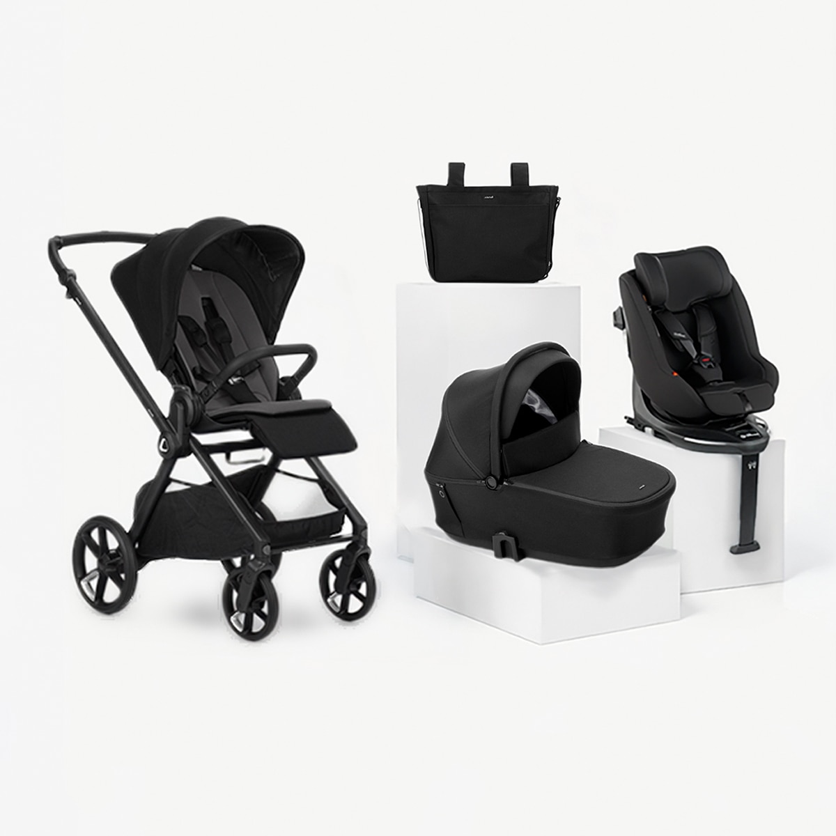 Imagem 0 de Carrinho de Passeio Trio Jané Muum 5 preto + Alcofa Sleep + Cadeira Auto Kombifix preto