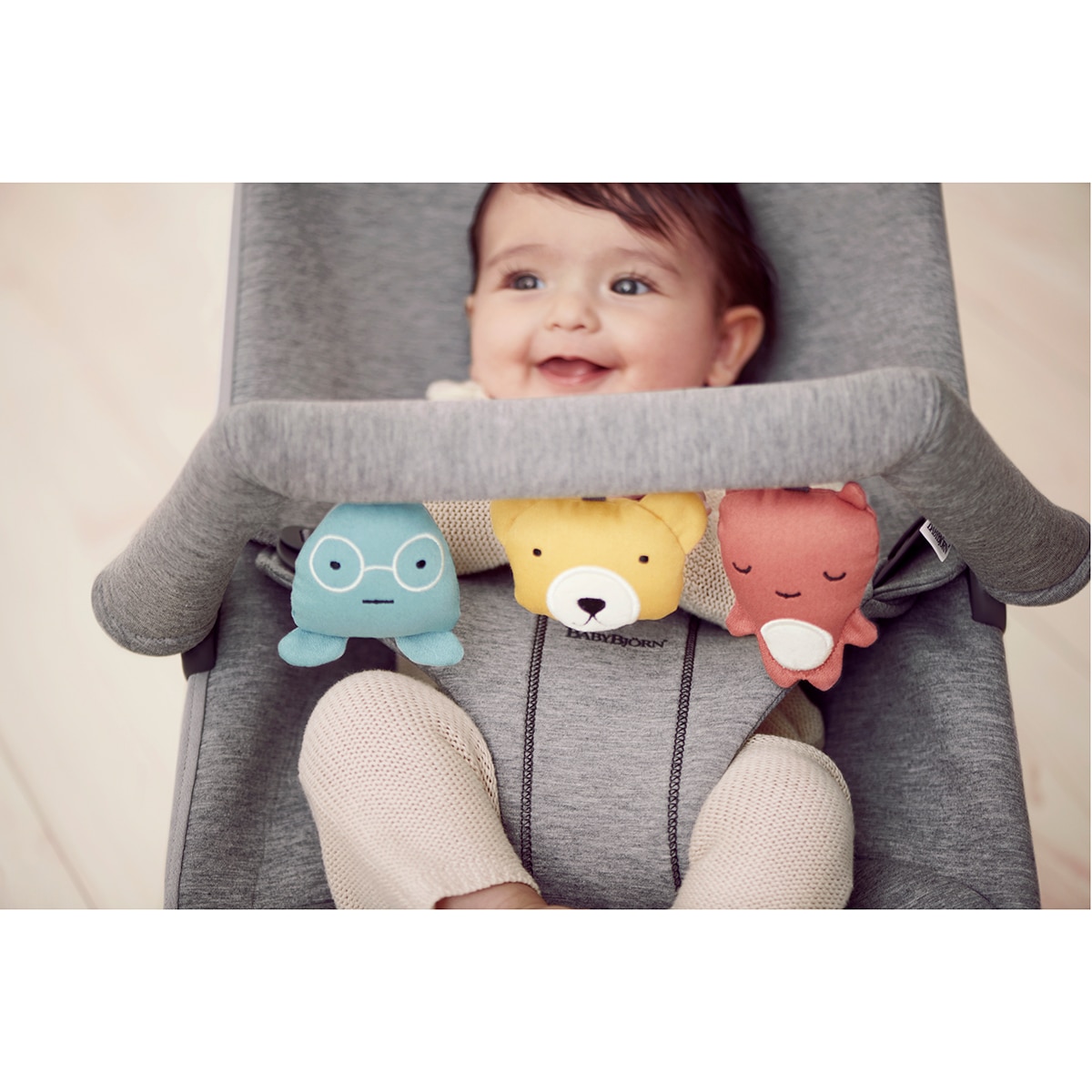 Arco de brincadeiras BabyBjörn Amiguinhos Brincalhões para espreguiçadeira Balance Soft/Bliss cinzento/azul/amarelo Multicolor-4