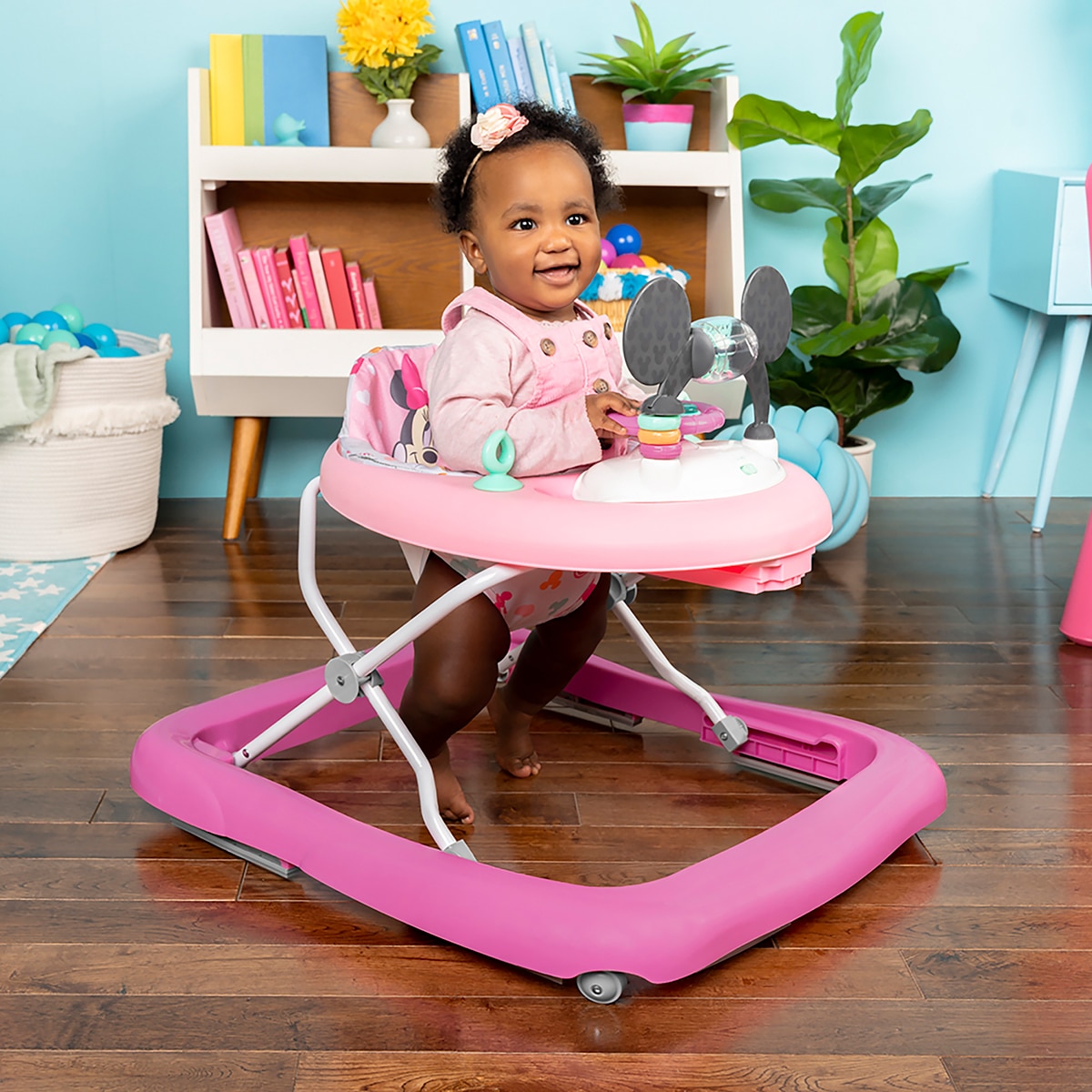 MINNIE MOUSE Tiny Trek™ Andador Forever Besties™ 2-in-1 Andador Rosa-15