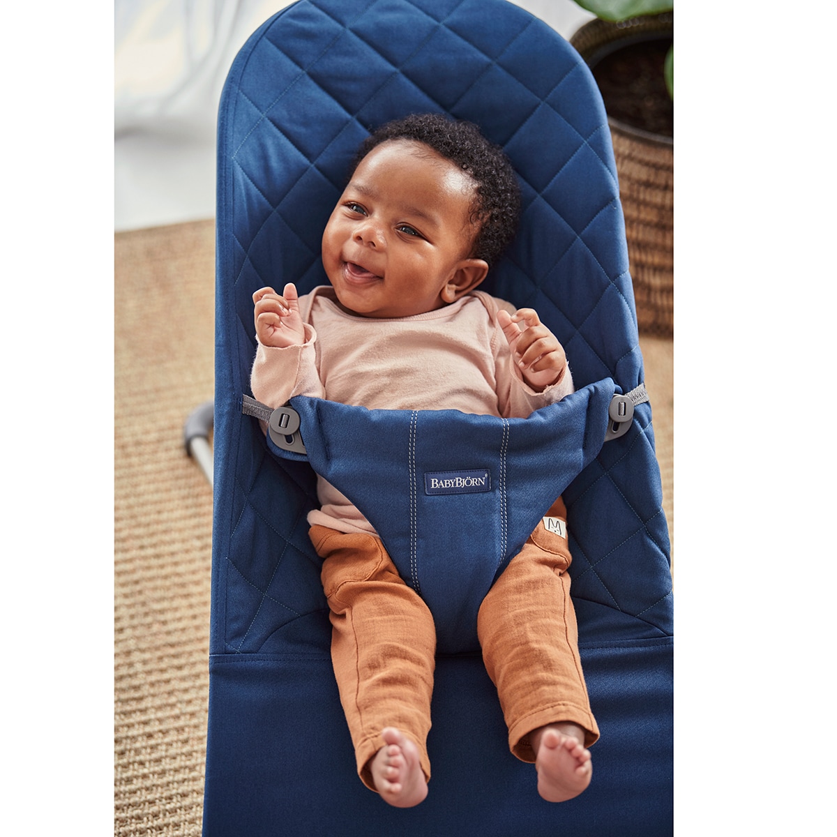 Espreguiçadeira Bliss em Tecido Acolchoado Clássico Azul-5