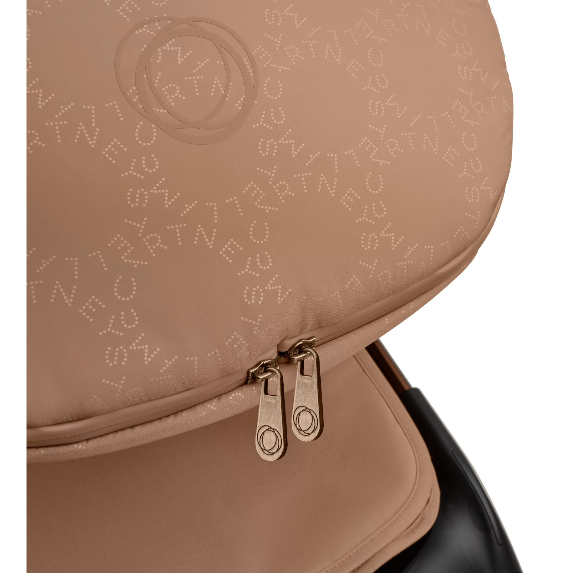 Saco para Carrinho Bugaboo x Stella McCartney Tobacco Brown. COLOR_MARRON-6