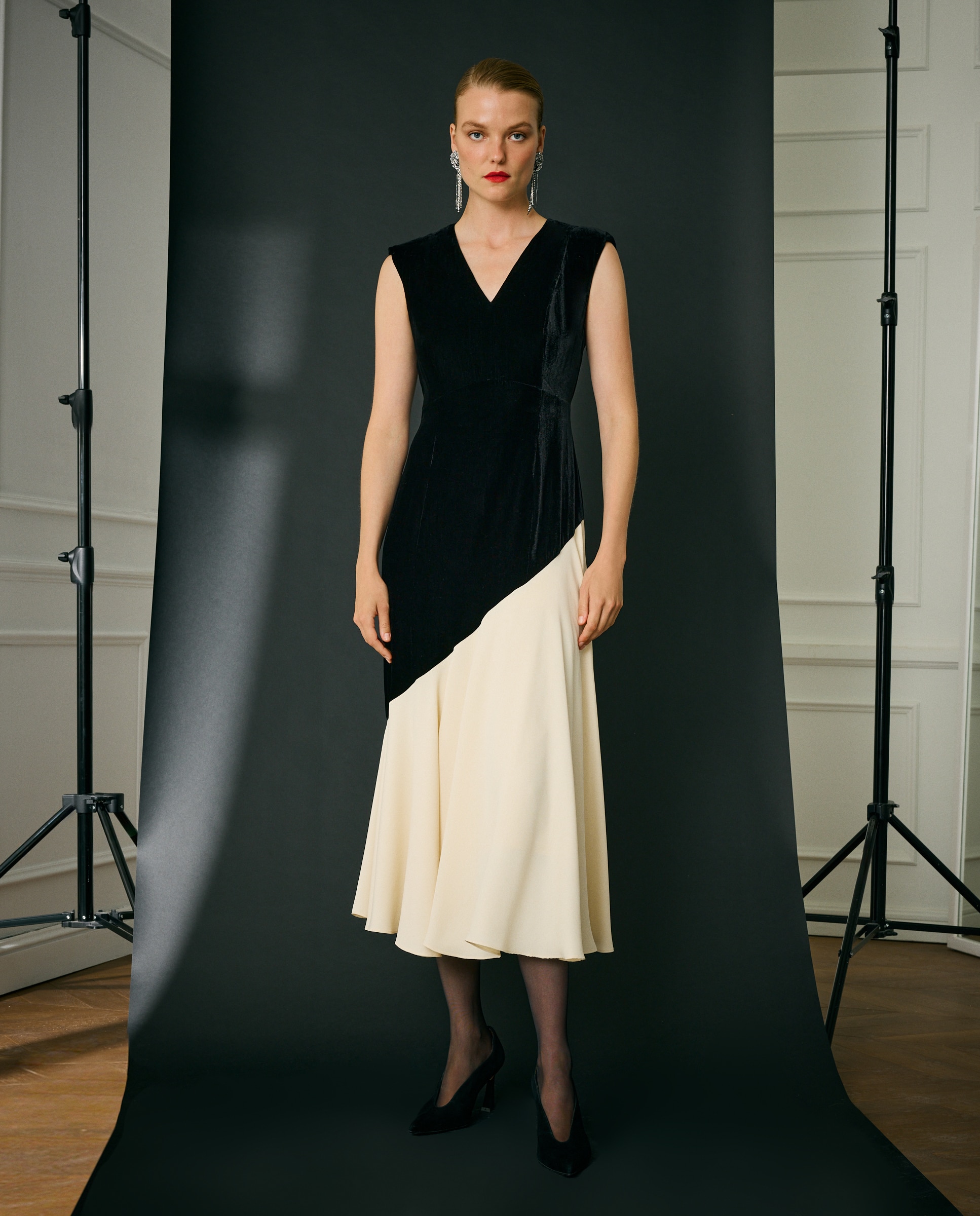 Vestido Curto sem Mangas Preto-1