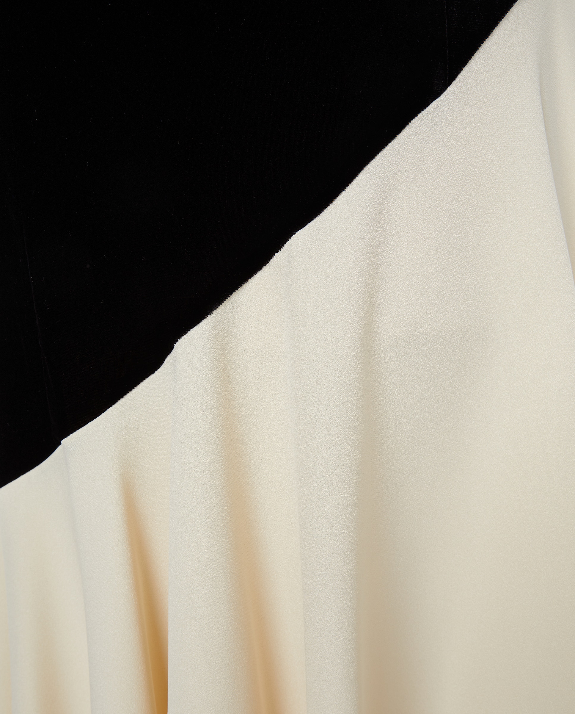 Vestido Curto sem Mangas Preto-7