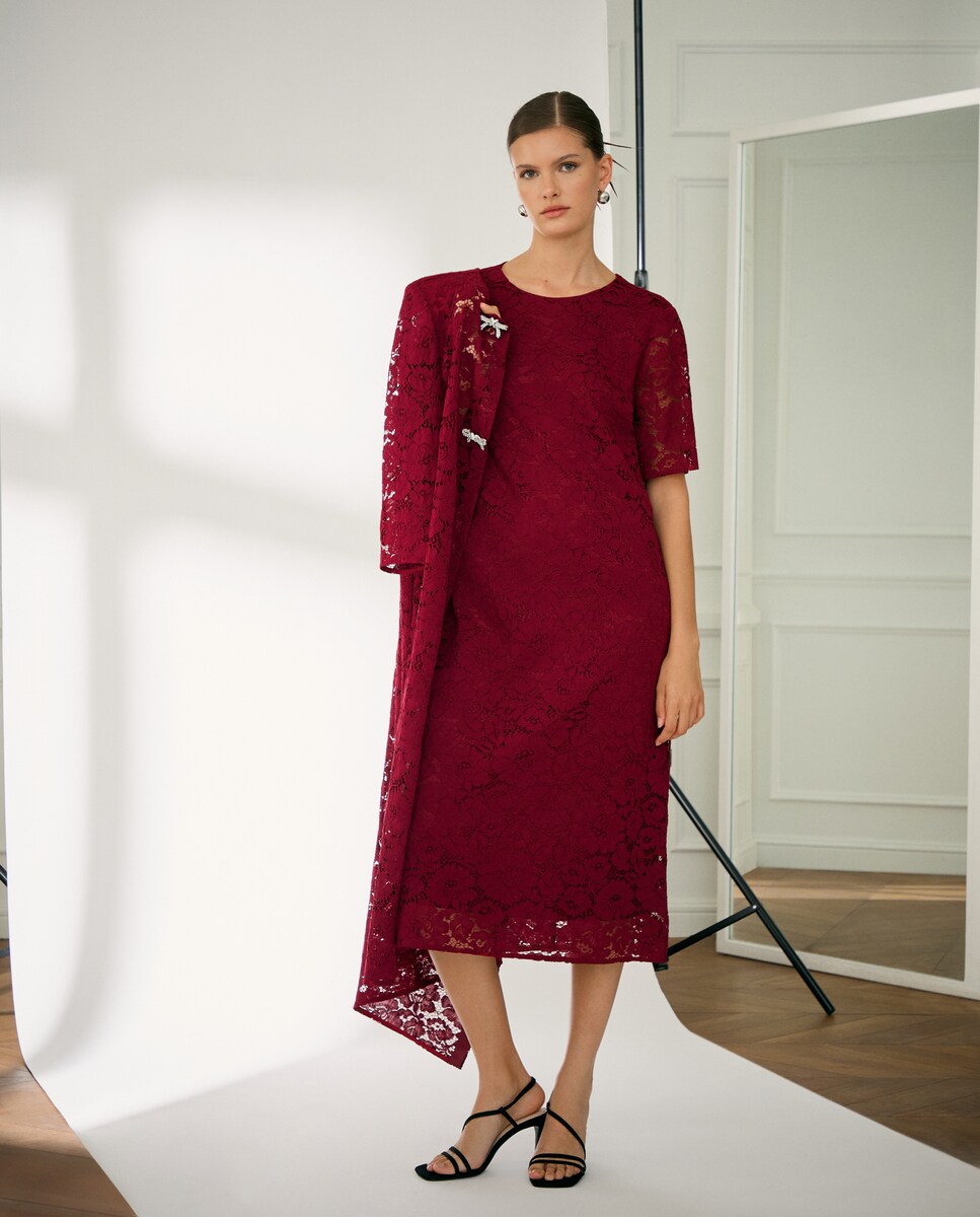 Vestido corto de encaje y abrigo · Woman Fiesta El Corte Inglés