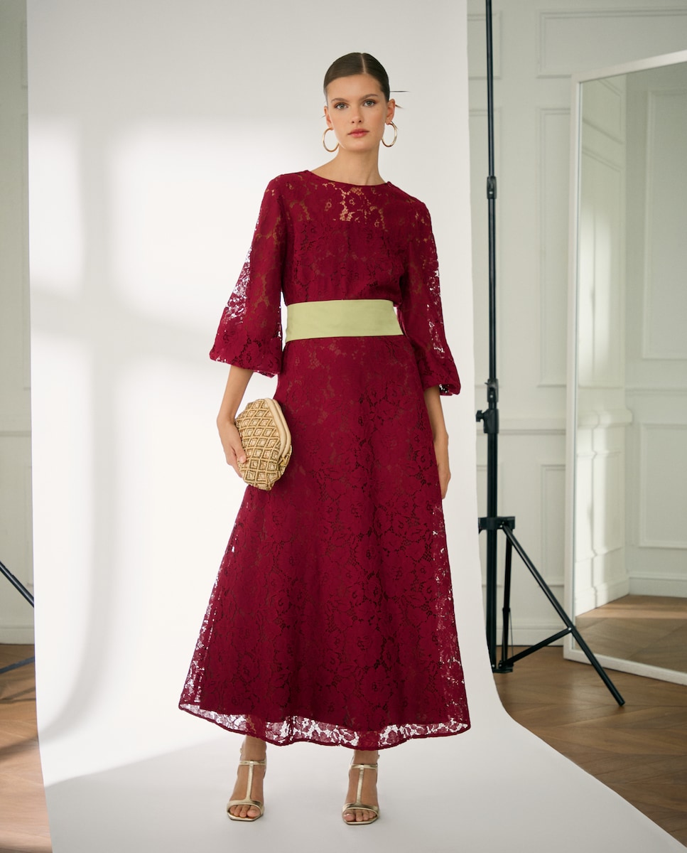 Vestido midi de encaje · Woman Fiesta El Corte Inglés · El Corte