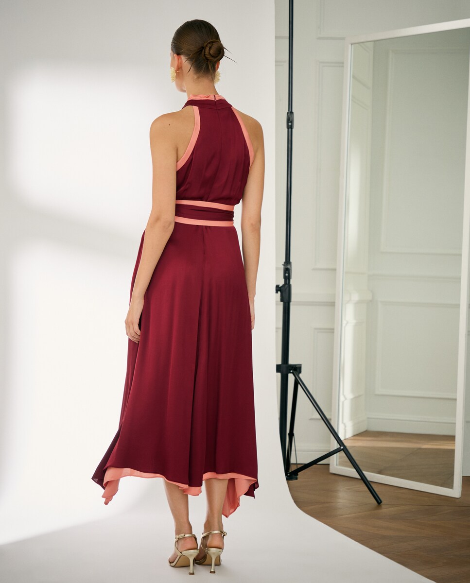 Vestido Curto Fluido com Gola Halter e Contrastes Bordeaux-3