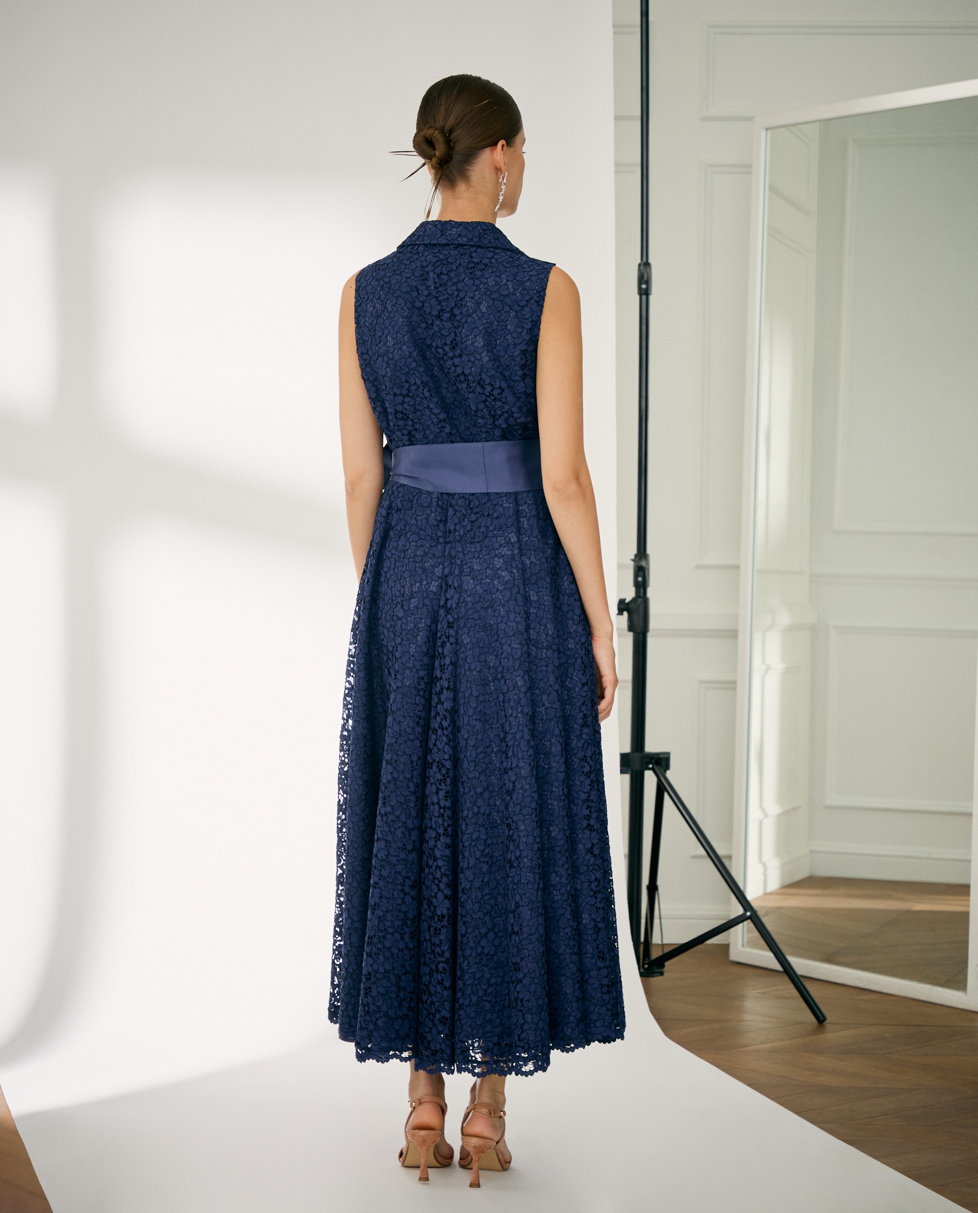 Vestido Curto Tipo Camiseiro com Renda 440 Azulão-3