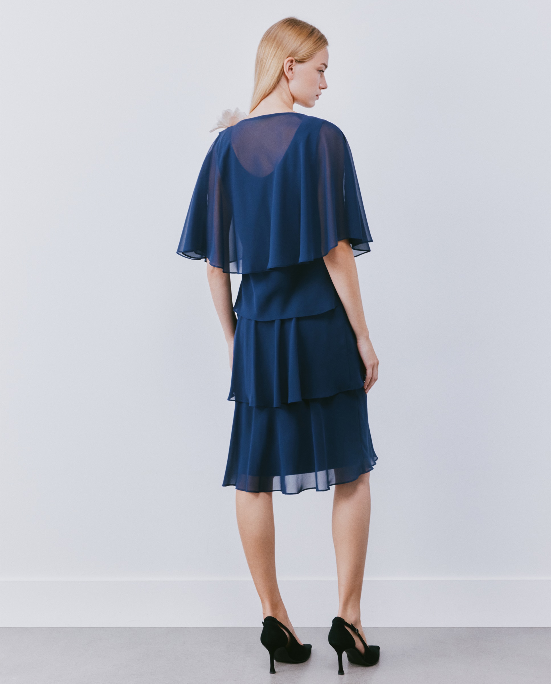 Vestido corto multicapas sin manga con capelina estampada - Woman Fiesta El Corte Inglés - Azul marino Azul marino-3