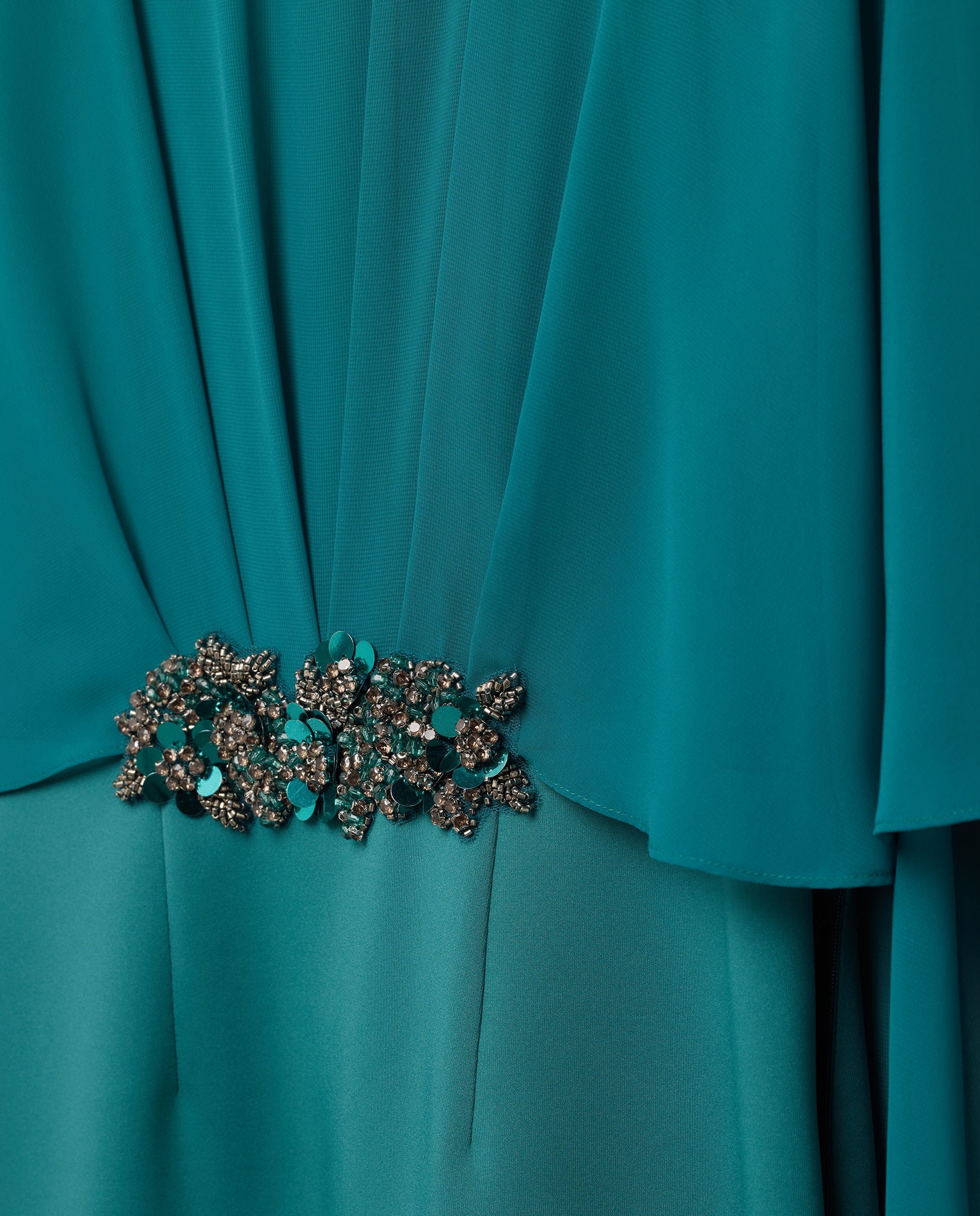 Vestido Curto Elástico com Capa e Pregadeira na Cintura 530 Verde Escuro-6