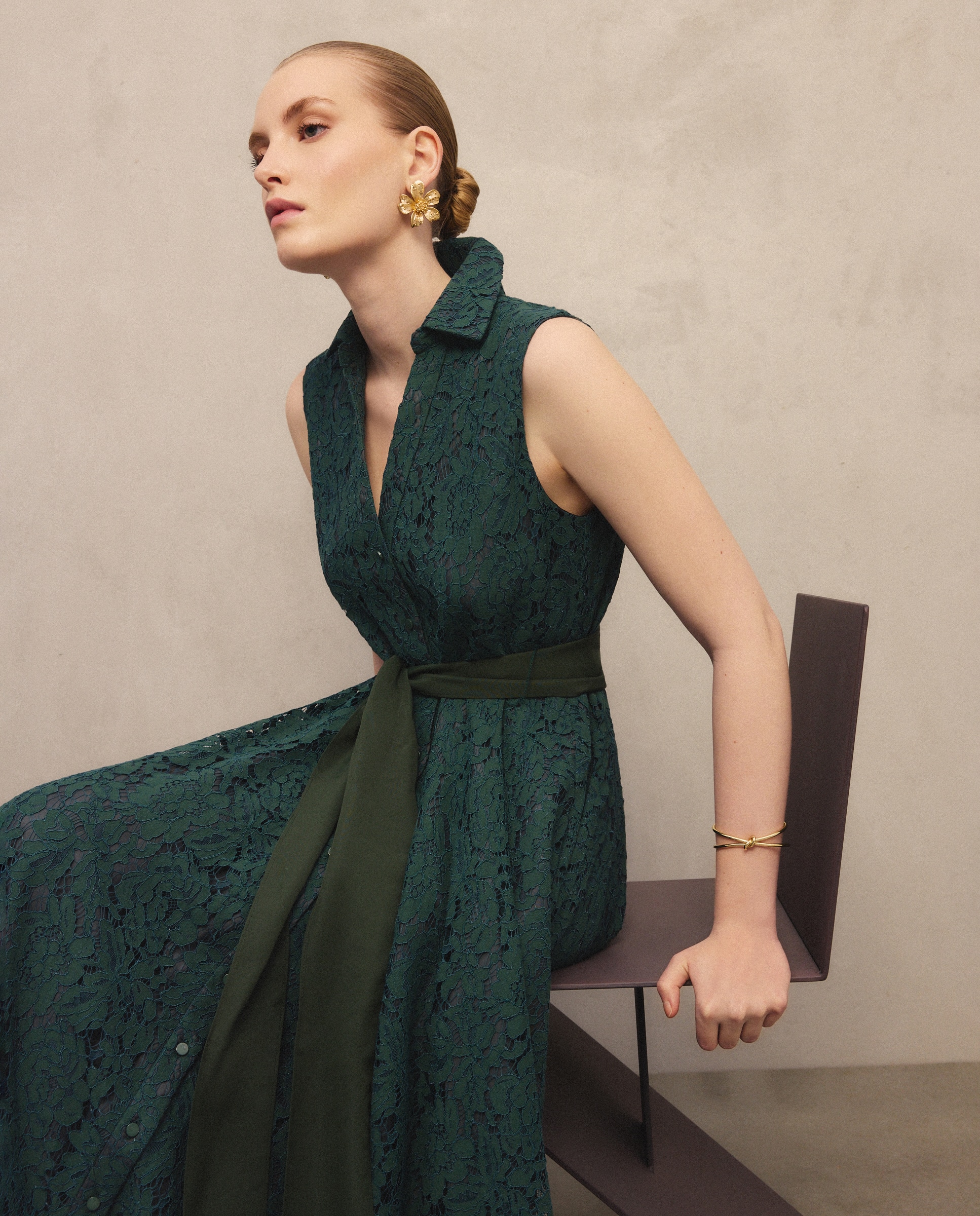 Imagem 0 de Vestido Camiseiro Midi com Renda