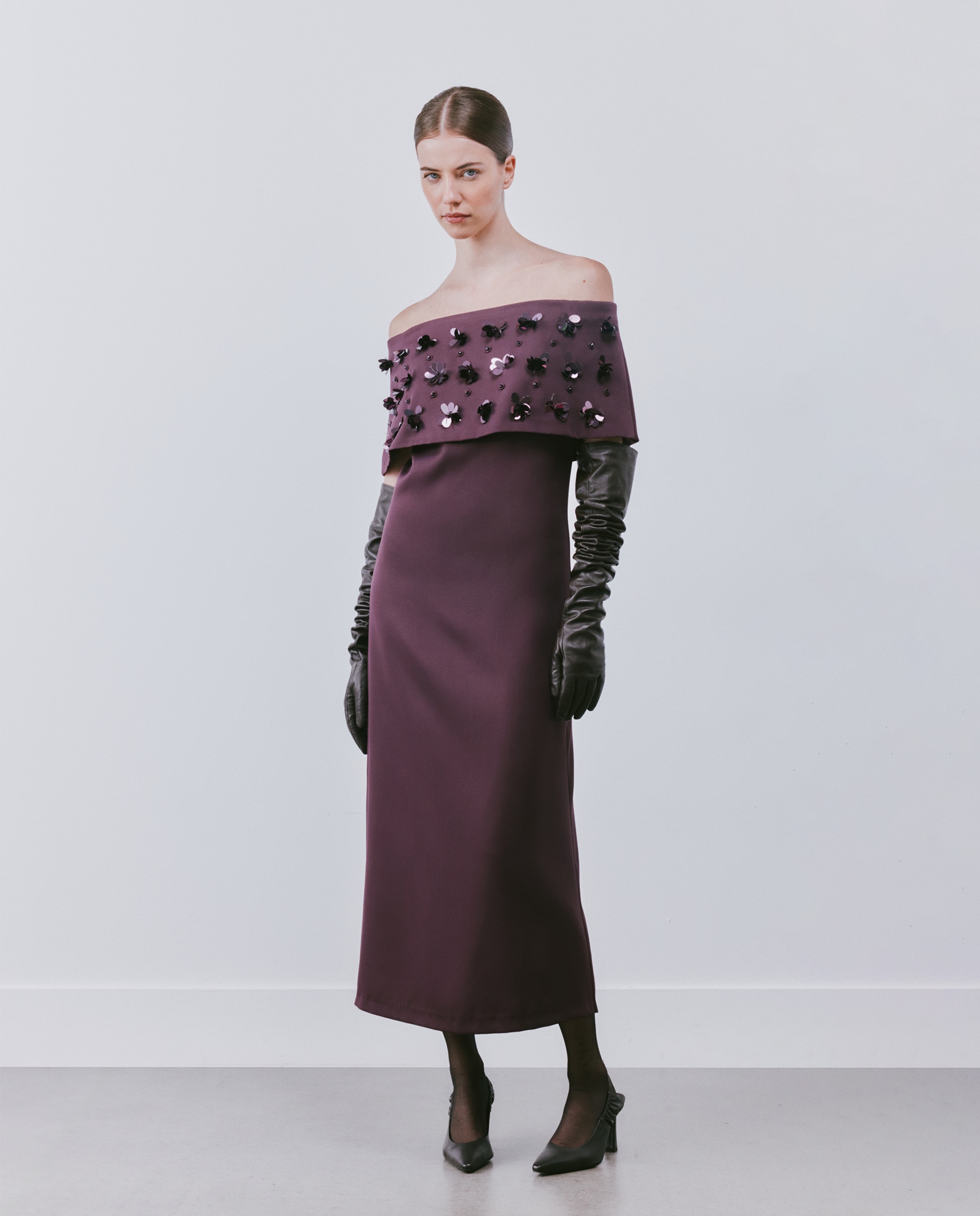Imagem 0 de Vestido Midi Liso de Manga Curta